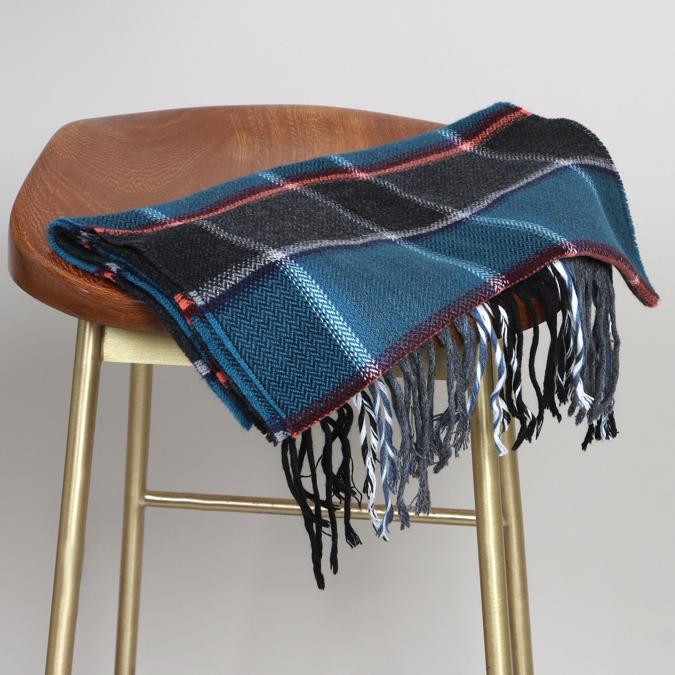 Heritage Elegance: Wool Herringbone Checks Scarf