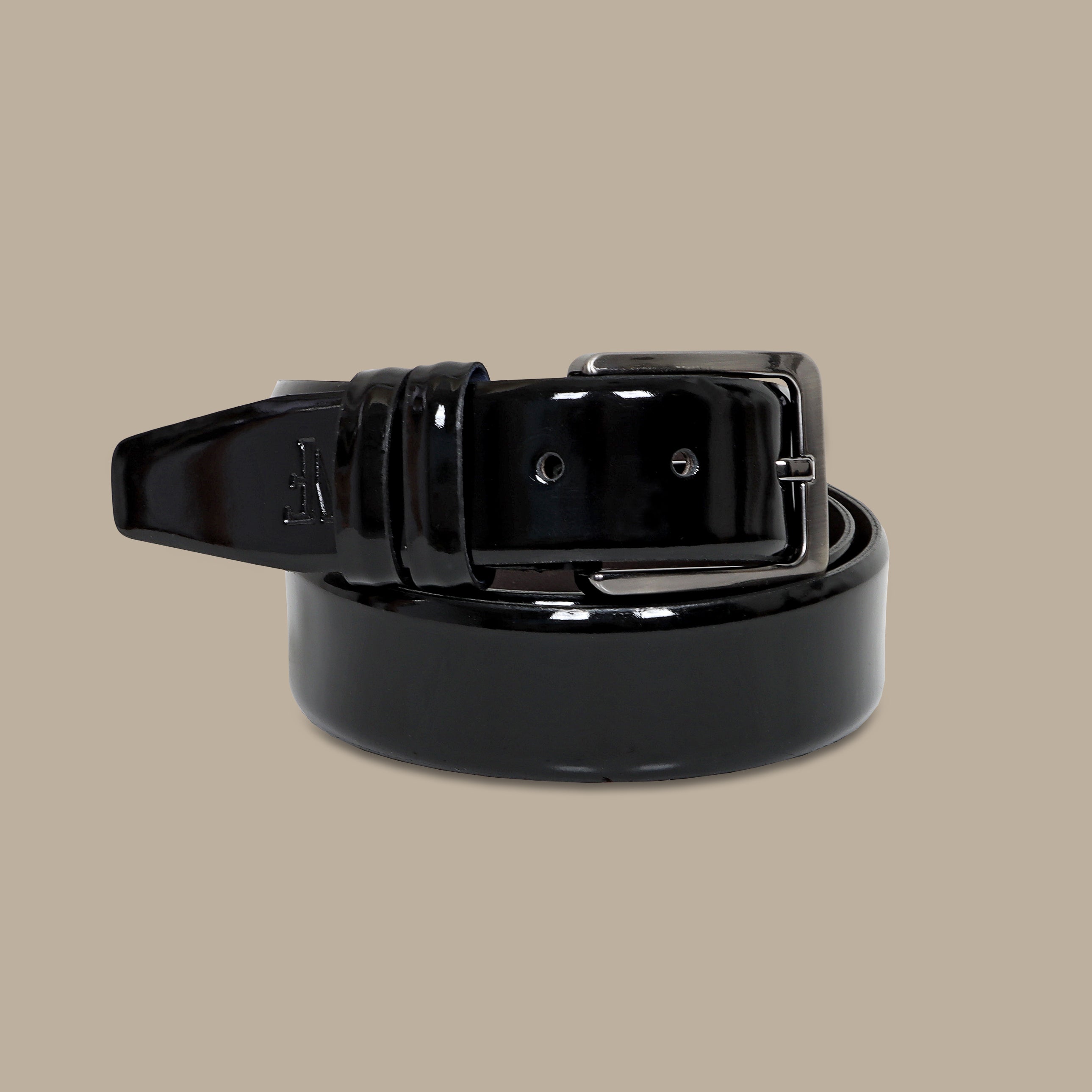 Black Shiny Belt: Sleek and Stylish