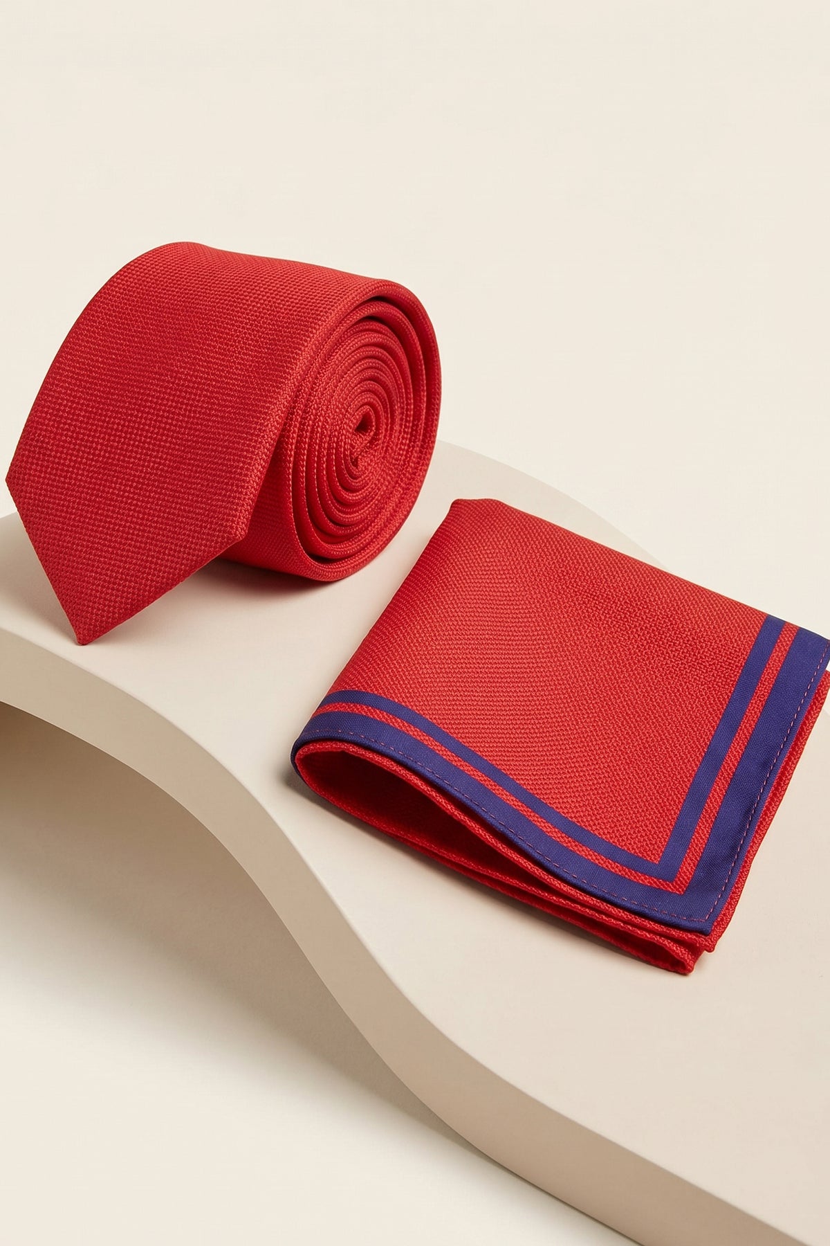 Red Solid Structure Tie Set