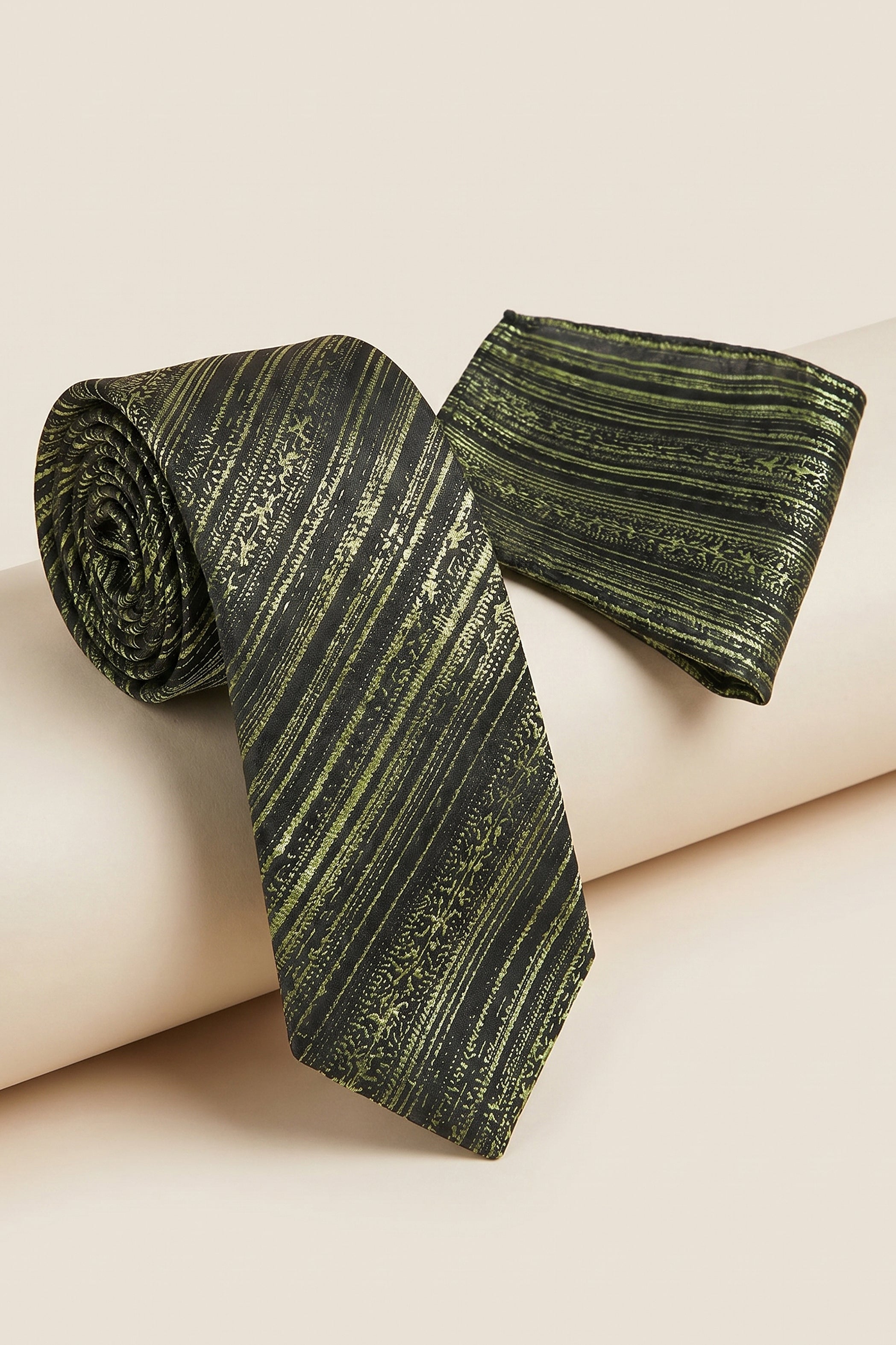 Black Tie Set with Pistache Diagonal Stripes
