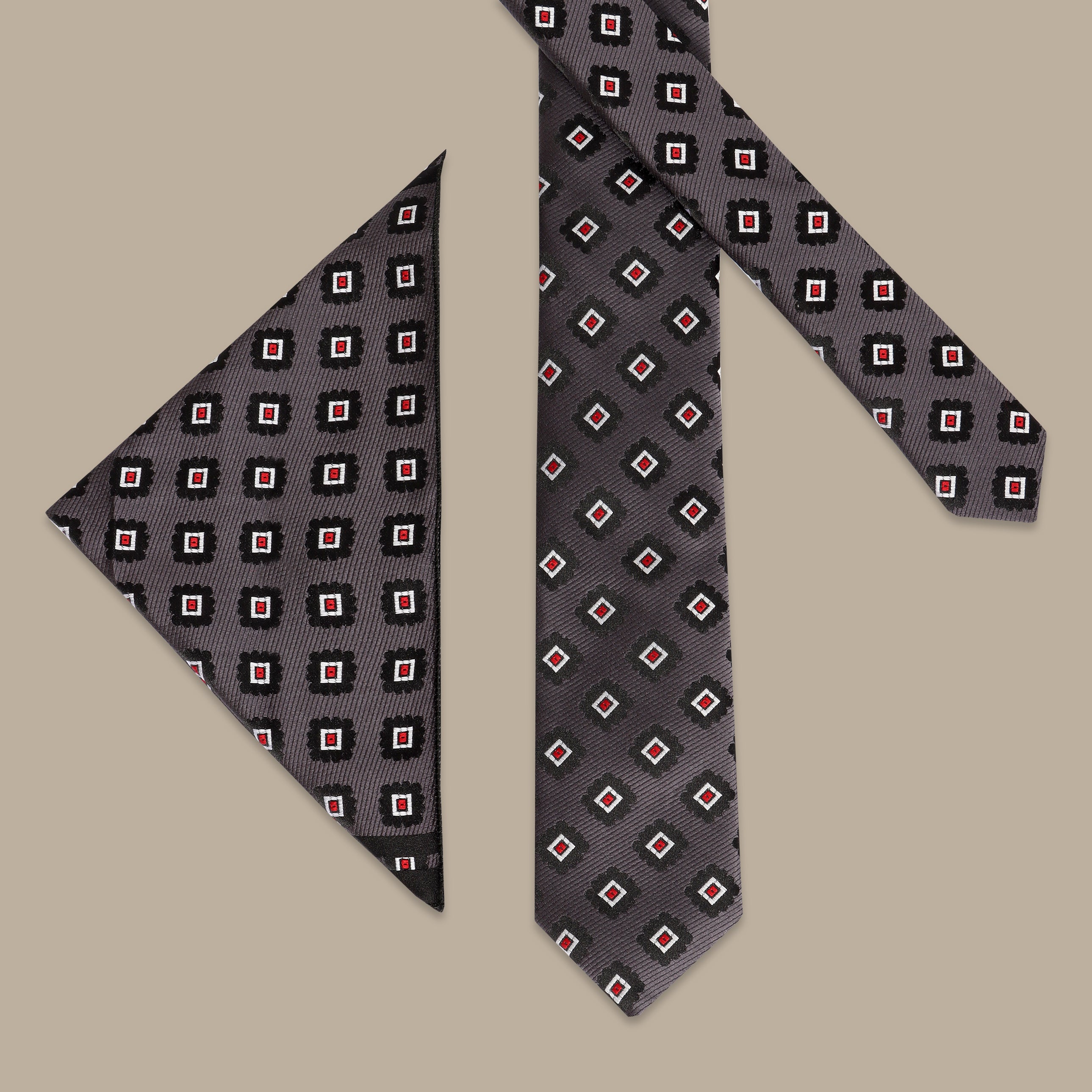 Mauve Tie Set with Large Diamond Pattern