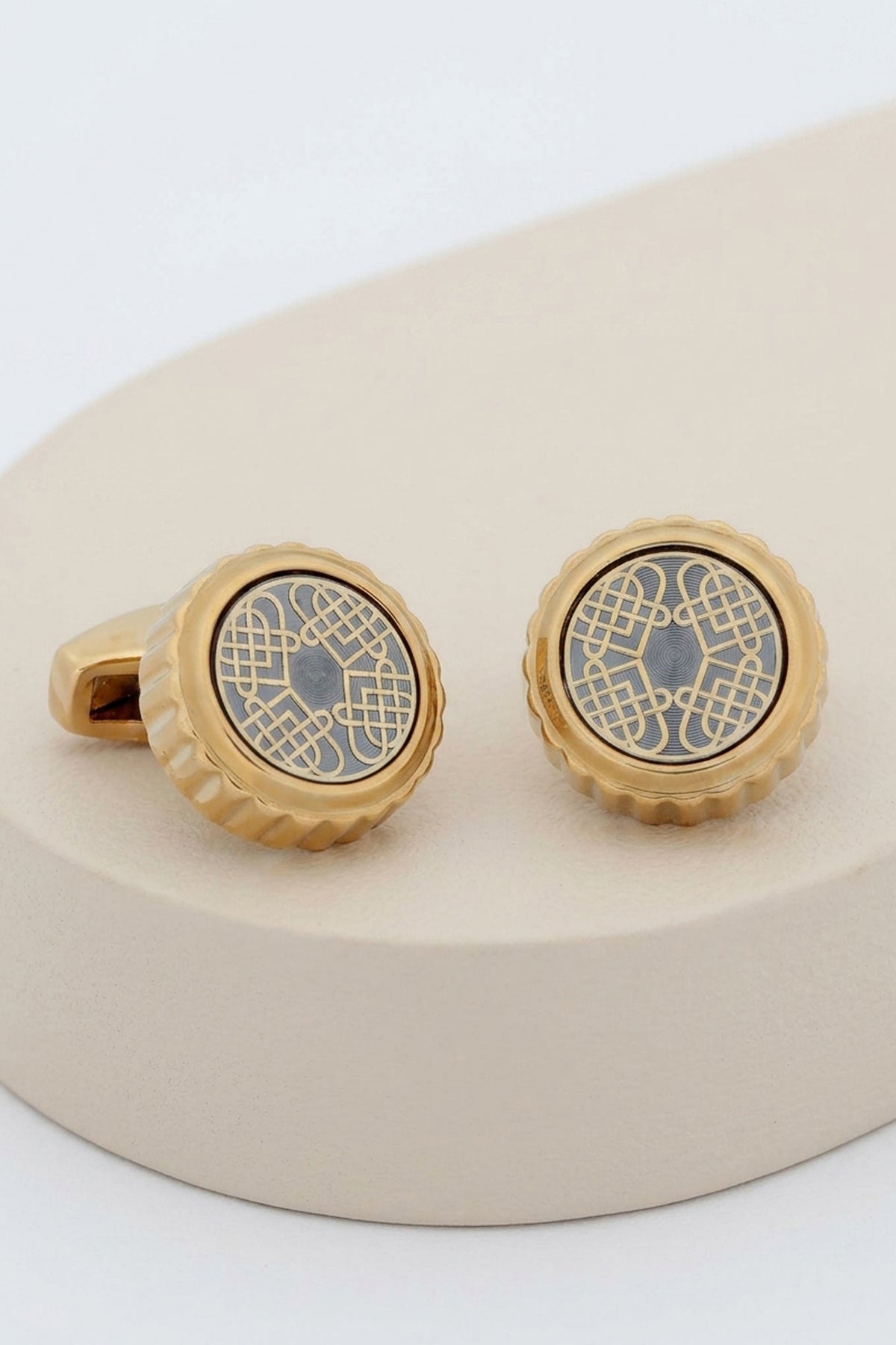 Gold Net Round Cufflinks