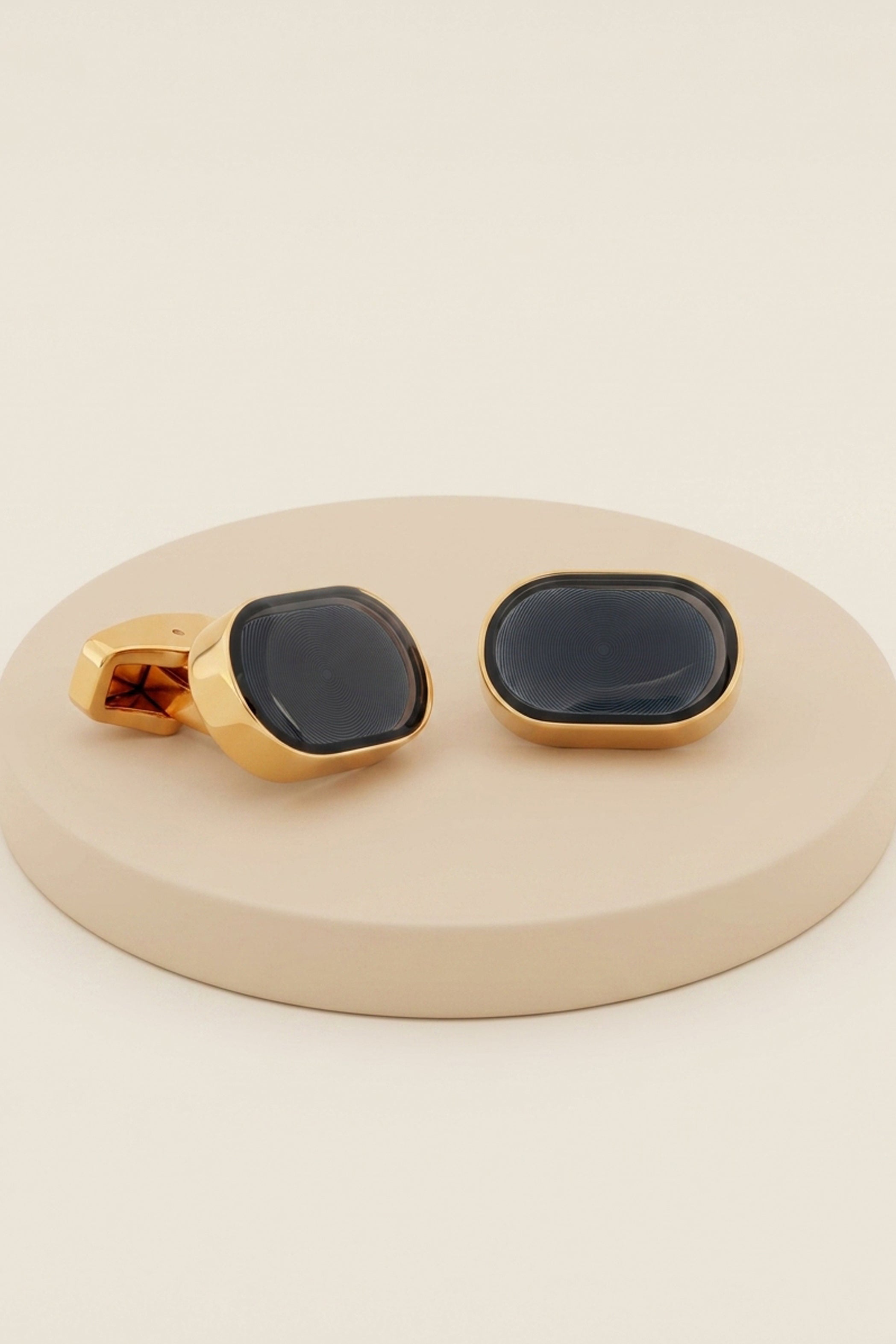 Blue Wide Oval Cufflinks in Gold