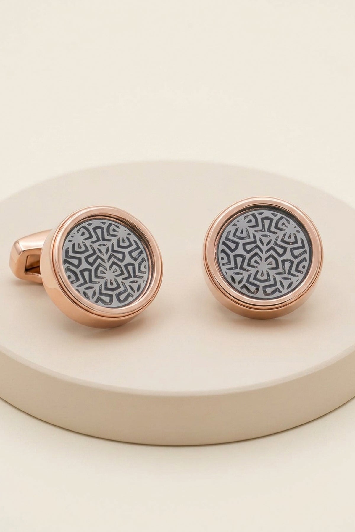 Rose Gold Clover Round Cufflinks