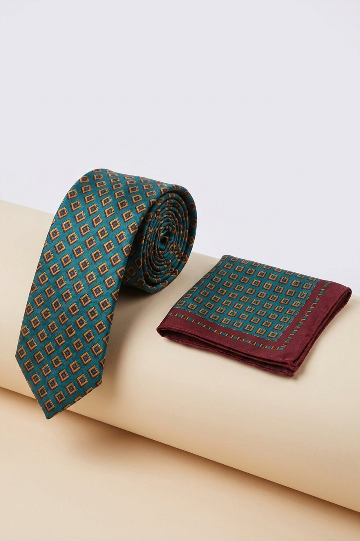 Tie Set Small Diamond Pattern