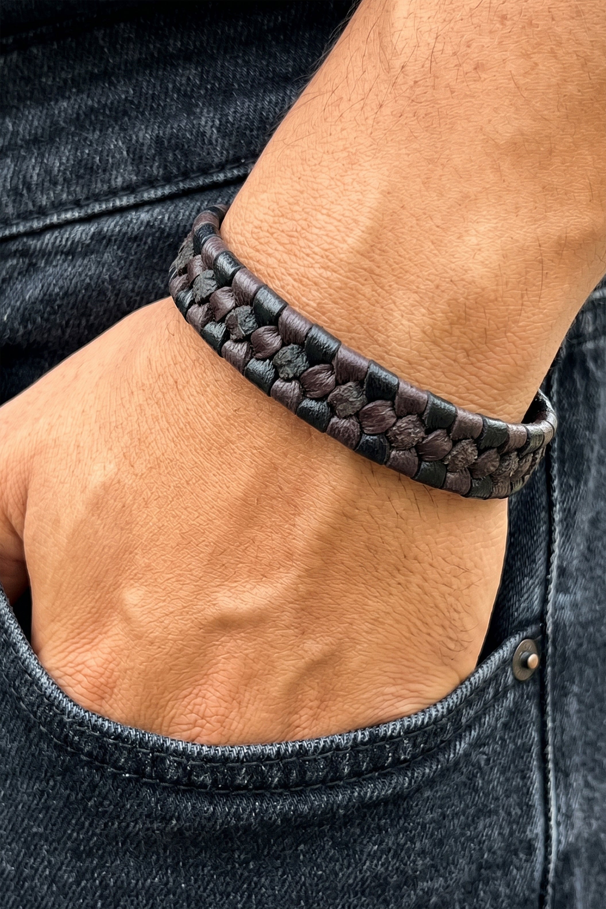 Brown Leather Single-Layer Bracelet