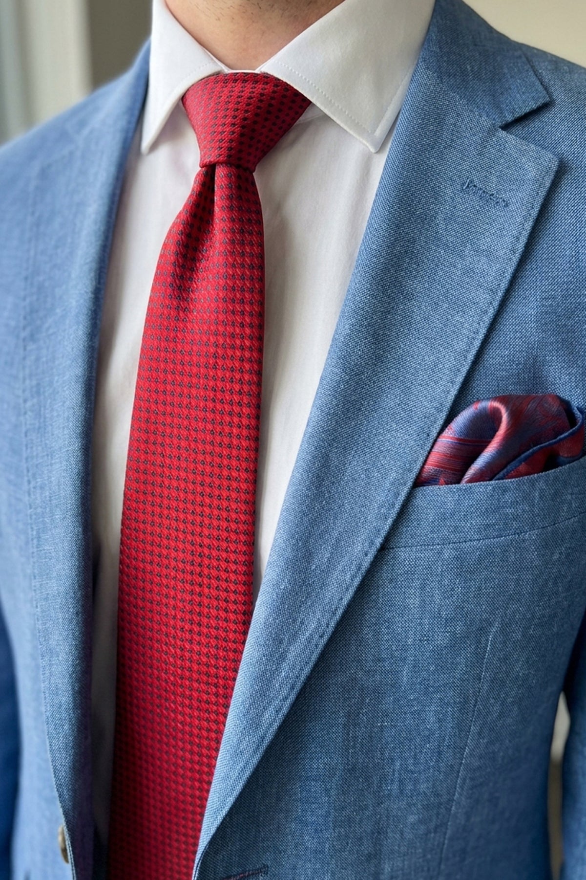 Houndstooth Classic: Red Pattern Tie