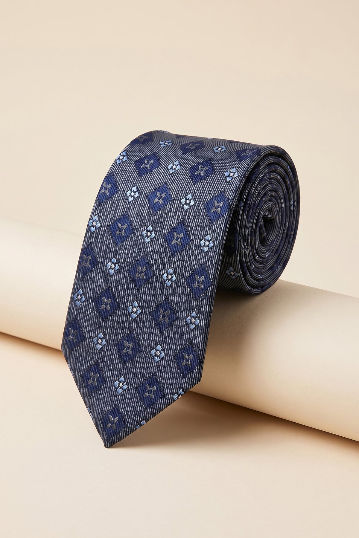 Geometric Medallion: Grey Printed Tie
