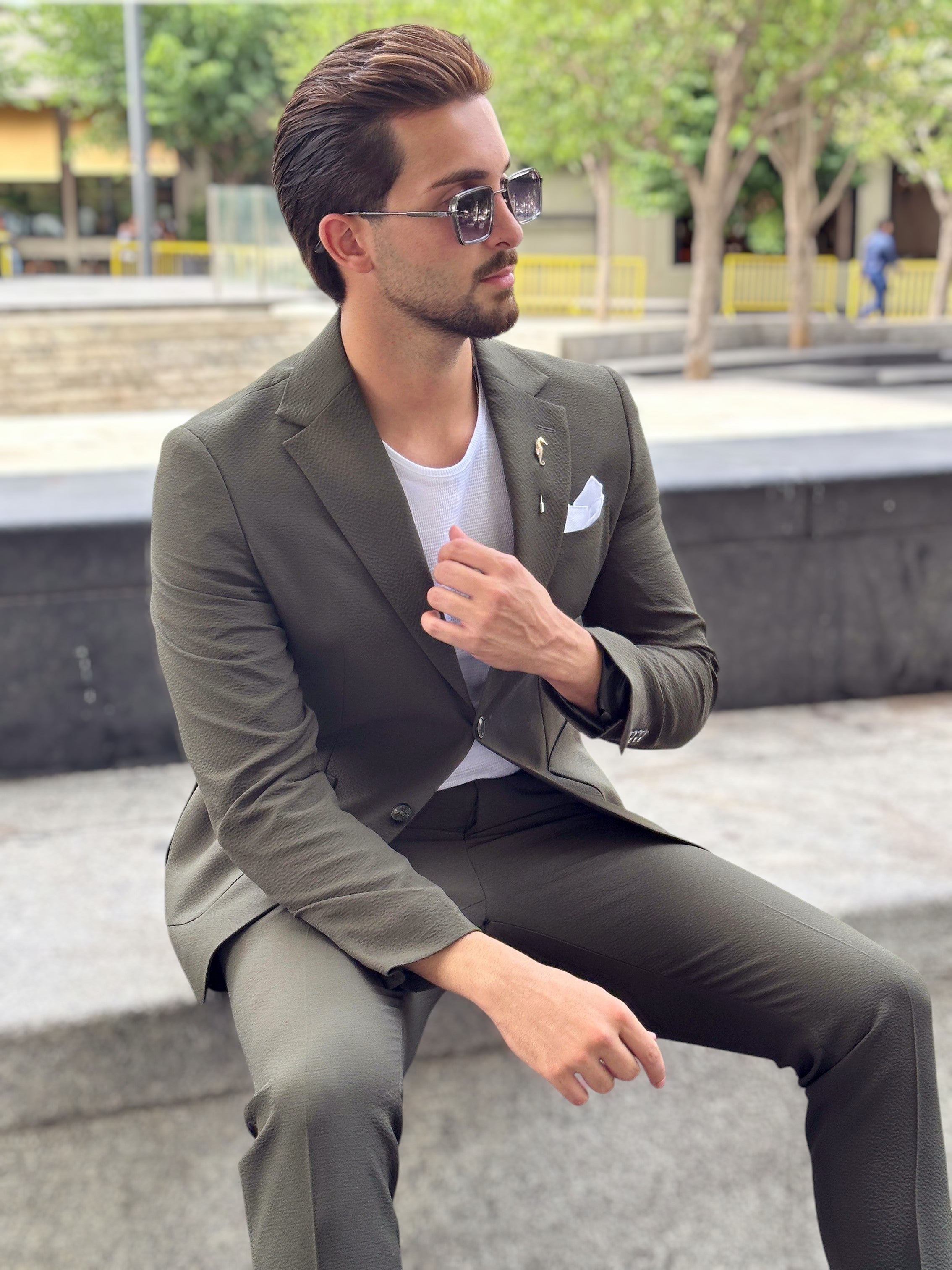 Olive Notch Lapel Travel Suit – 2-Piece
