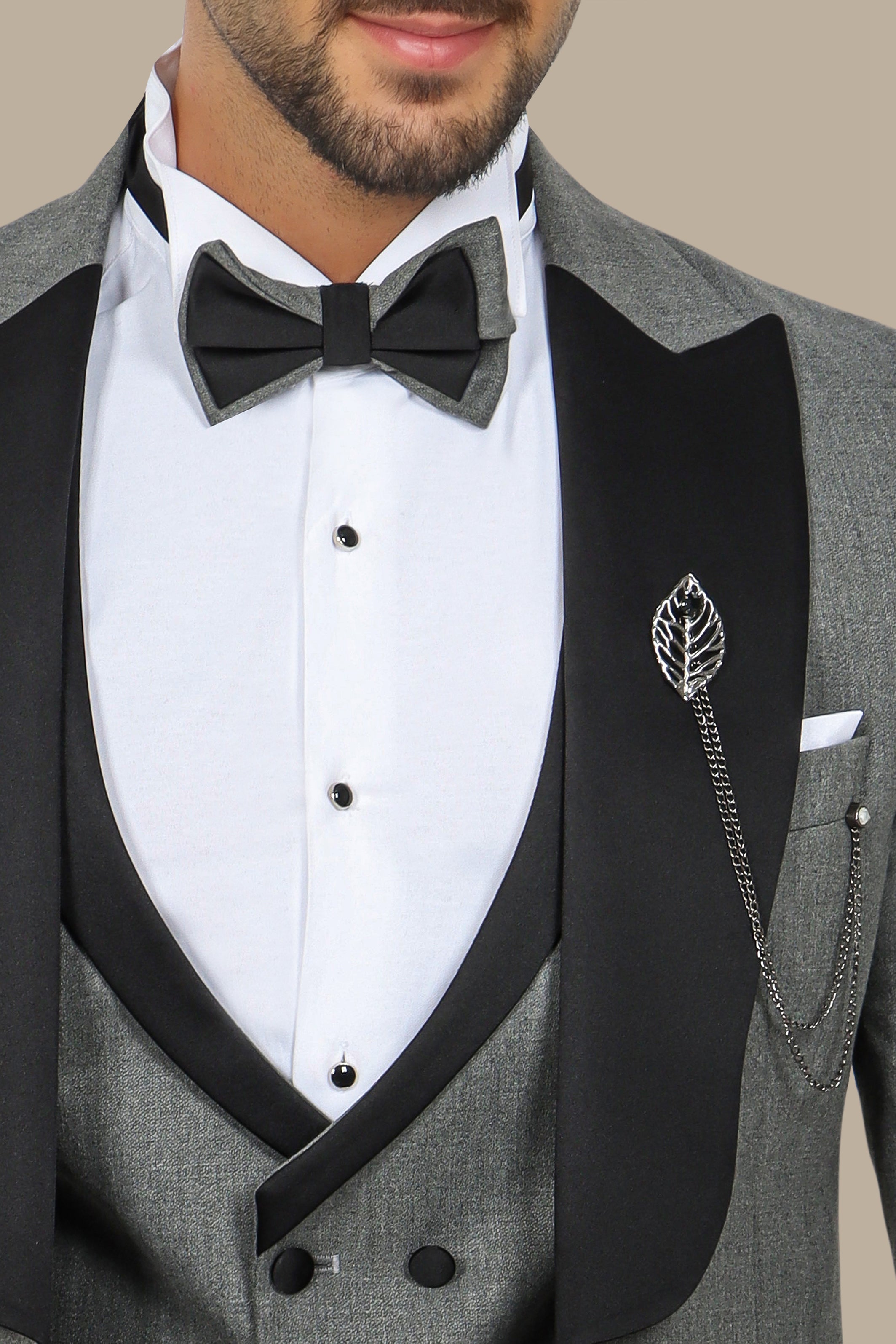 Grey Tuxedo: Peak Lapel, Structured Bord-à-Bord, 4-Piece