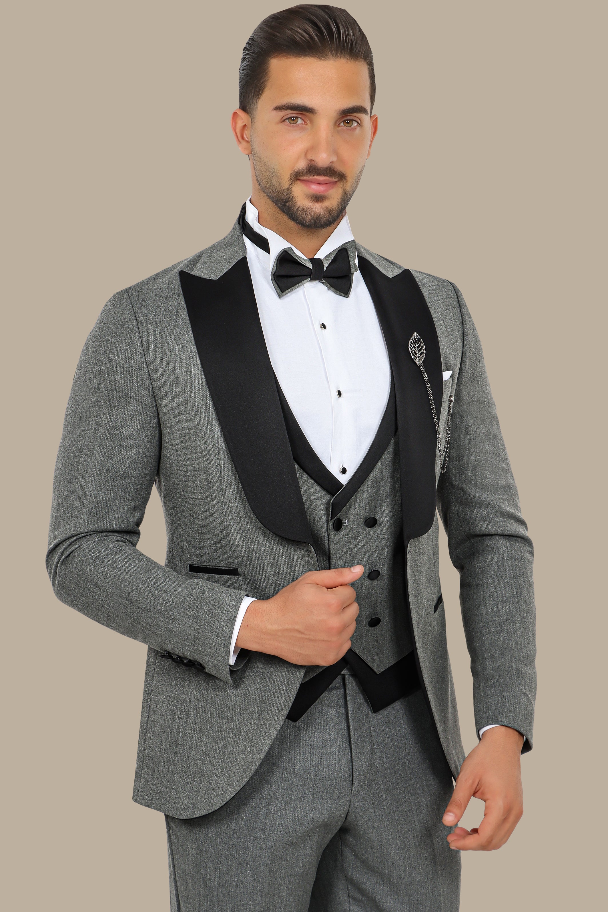 Grey Tuxedo: Peak Lapel, Structured Bord-à-Bord, 4-Piece