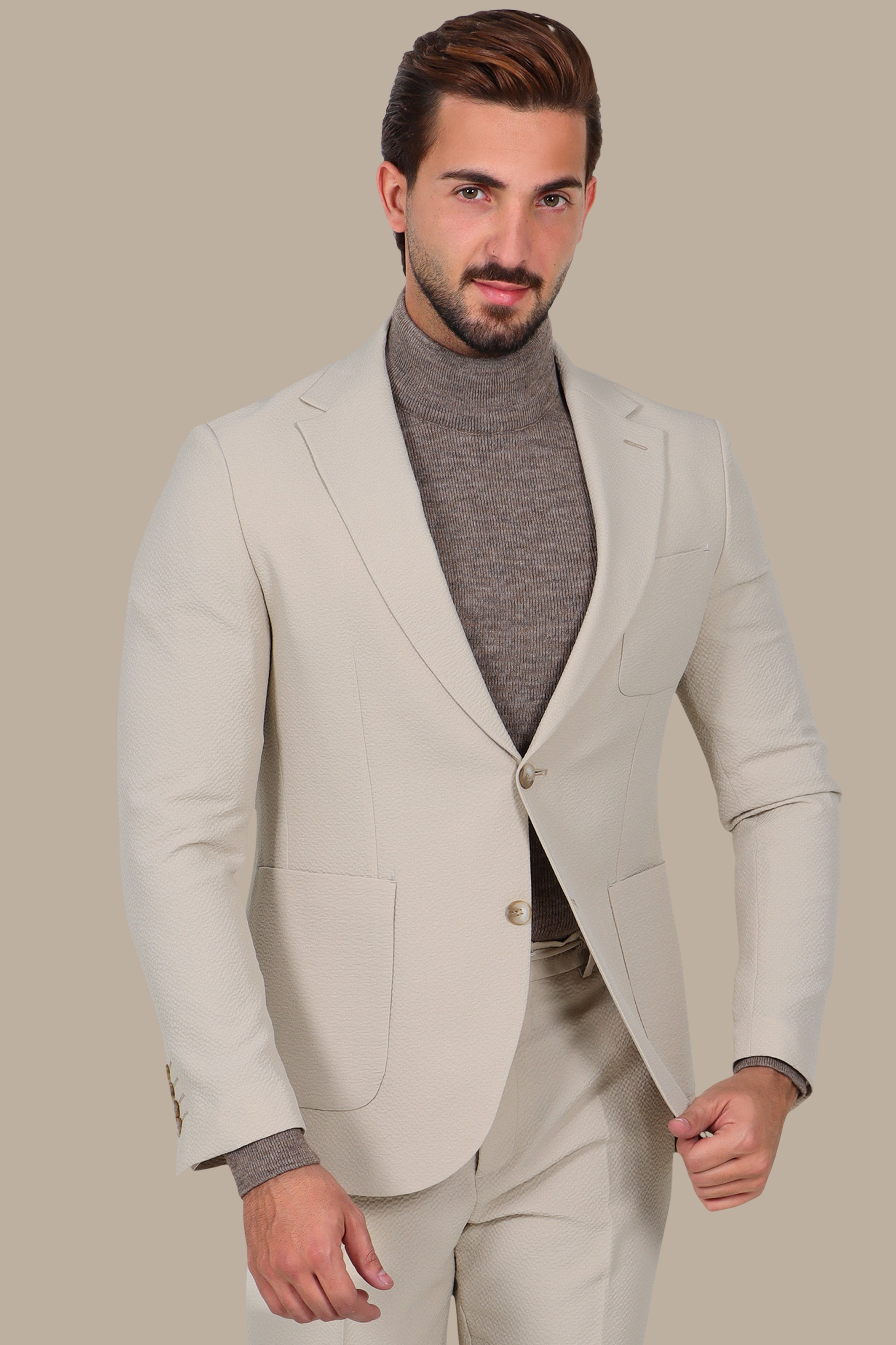 Beige Travel Suit with Notch Lapel – 2 Pieces