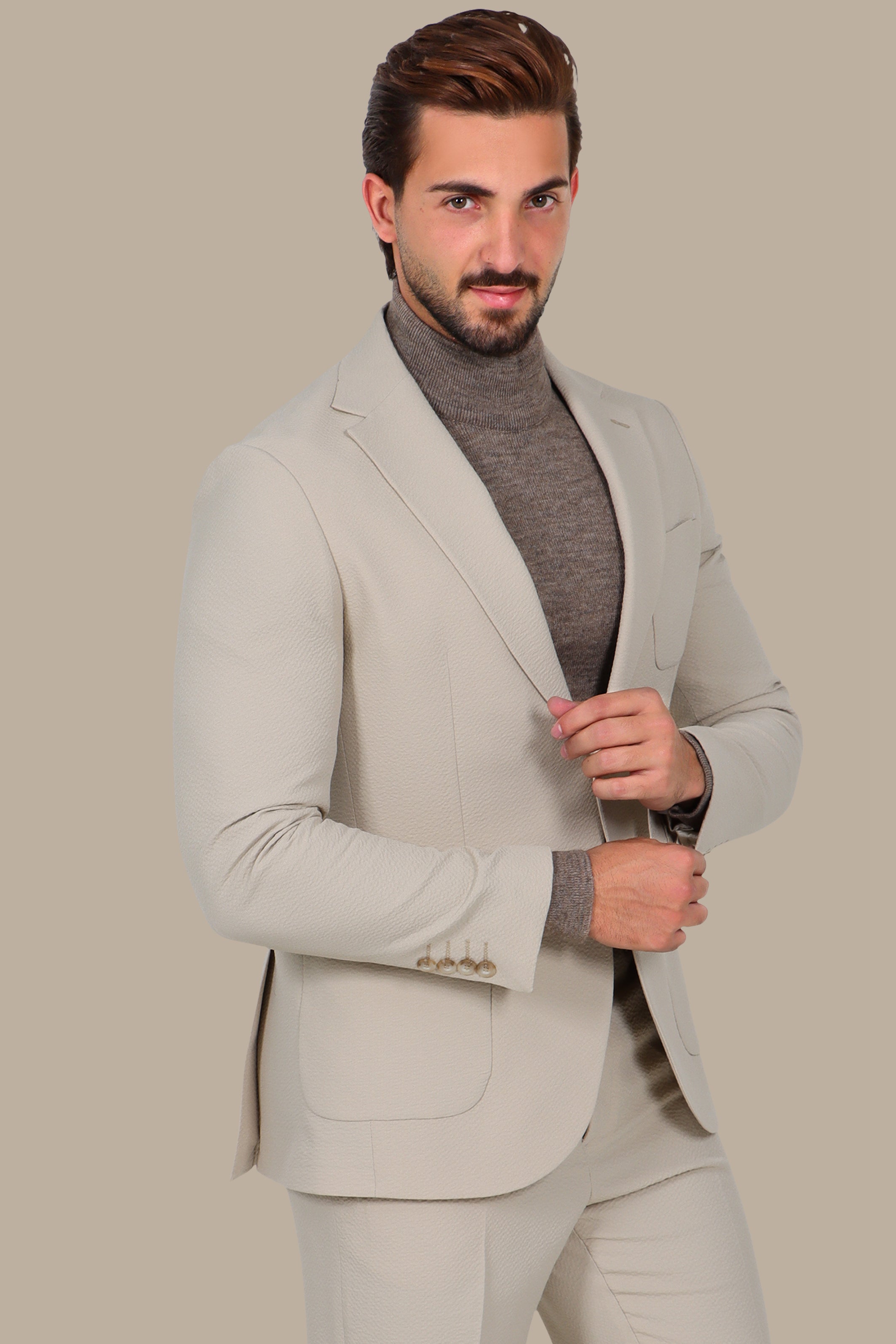 Beige Travel Suit with Notch Lapel – 2 Pieces