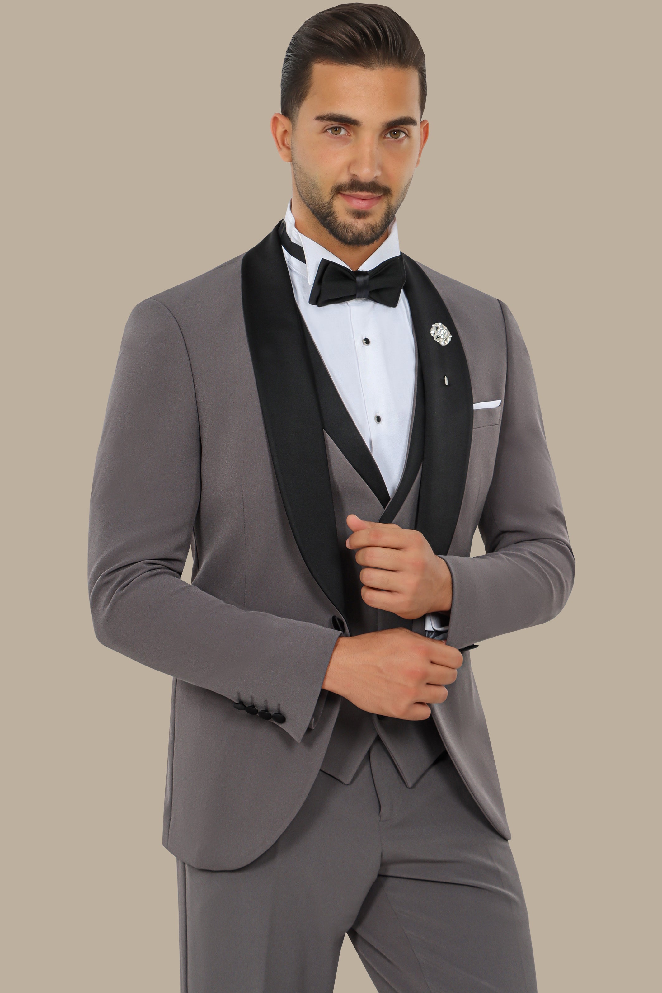 Grey Tuxedo with Stretched Shawl Collar – 4-Piece Set