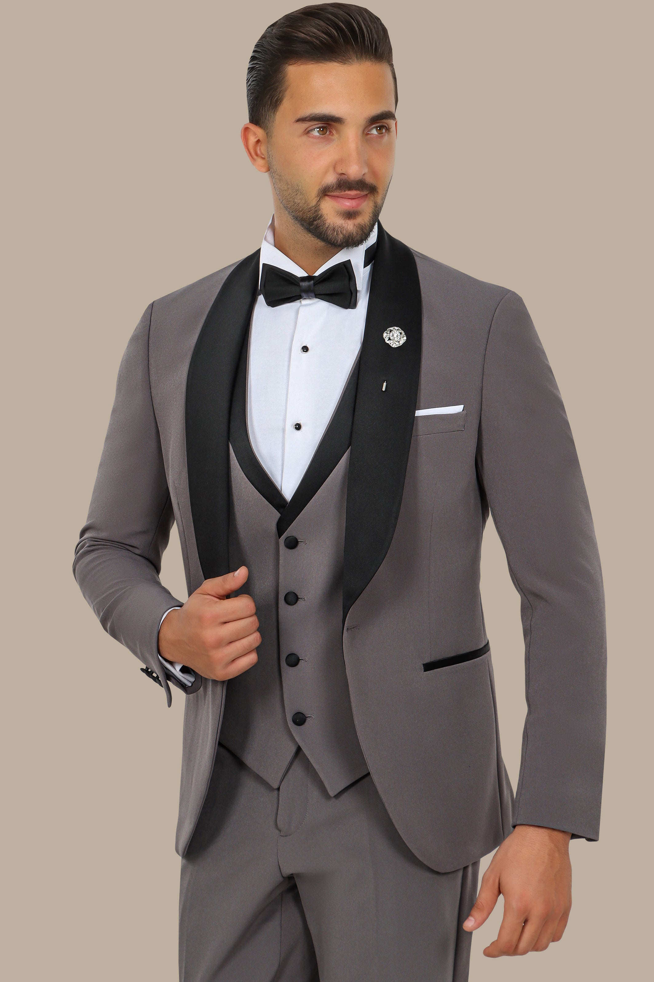 Grey Tuxedo with Stretched Shawl Collar – 4-Piece Set