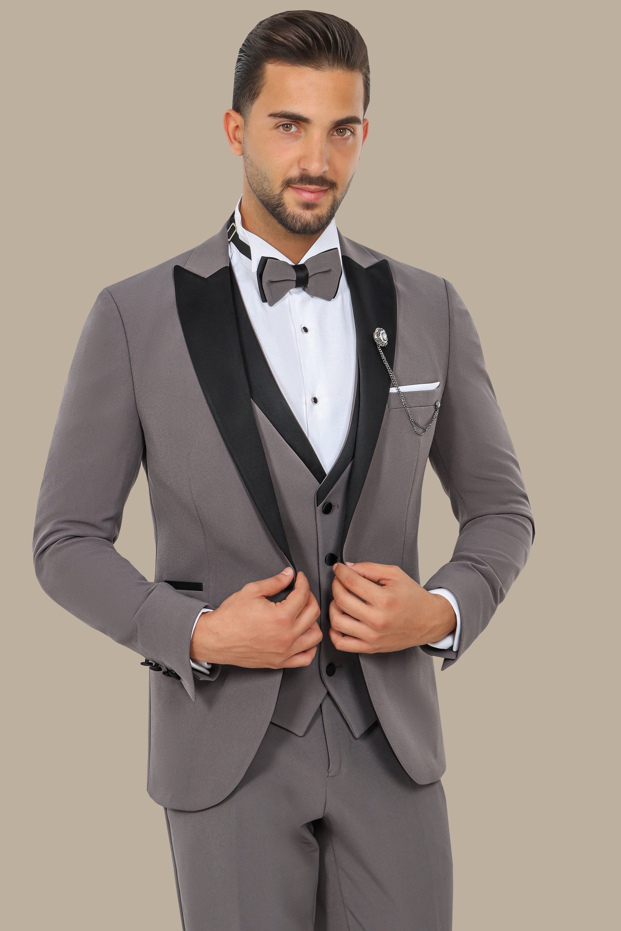 Grey Stretch Tuxedo with Peak Lapel – 4-Piece Set