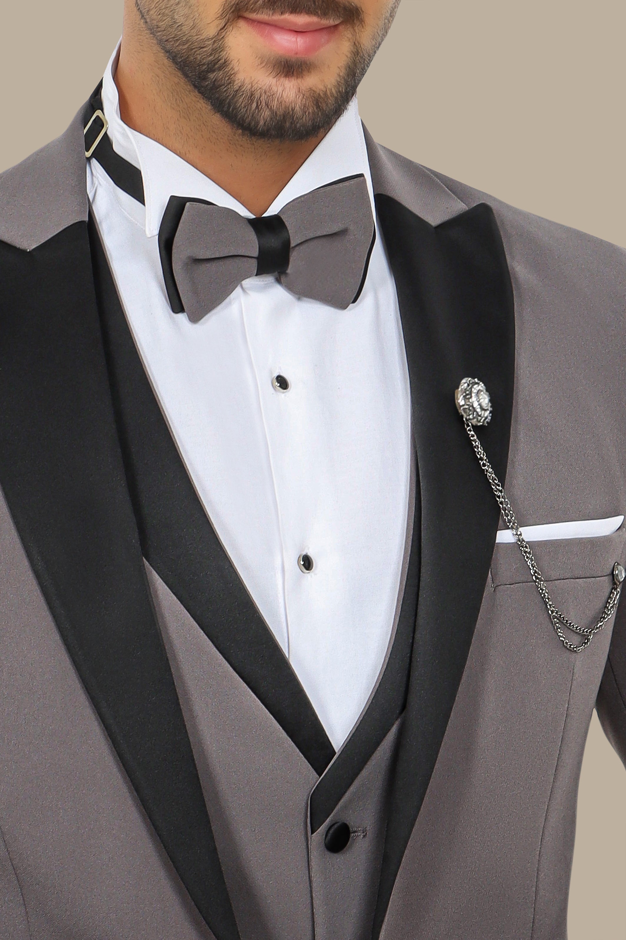 Grey Stretch Tuxedo with Peak Lapel – 4-Piece Set