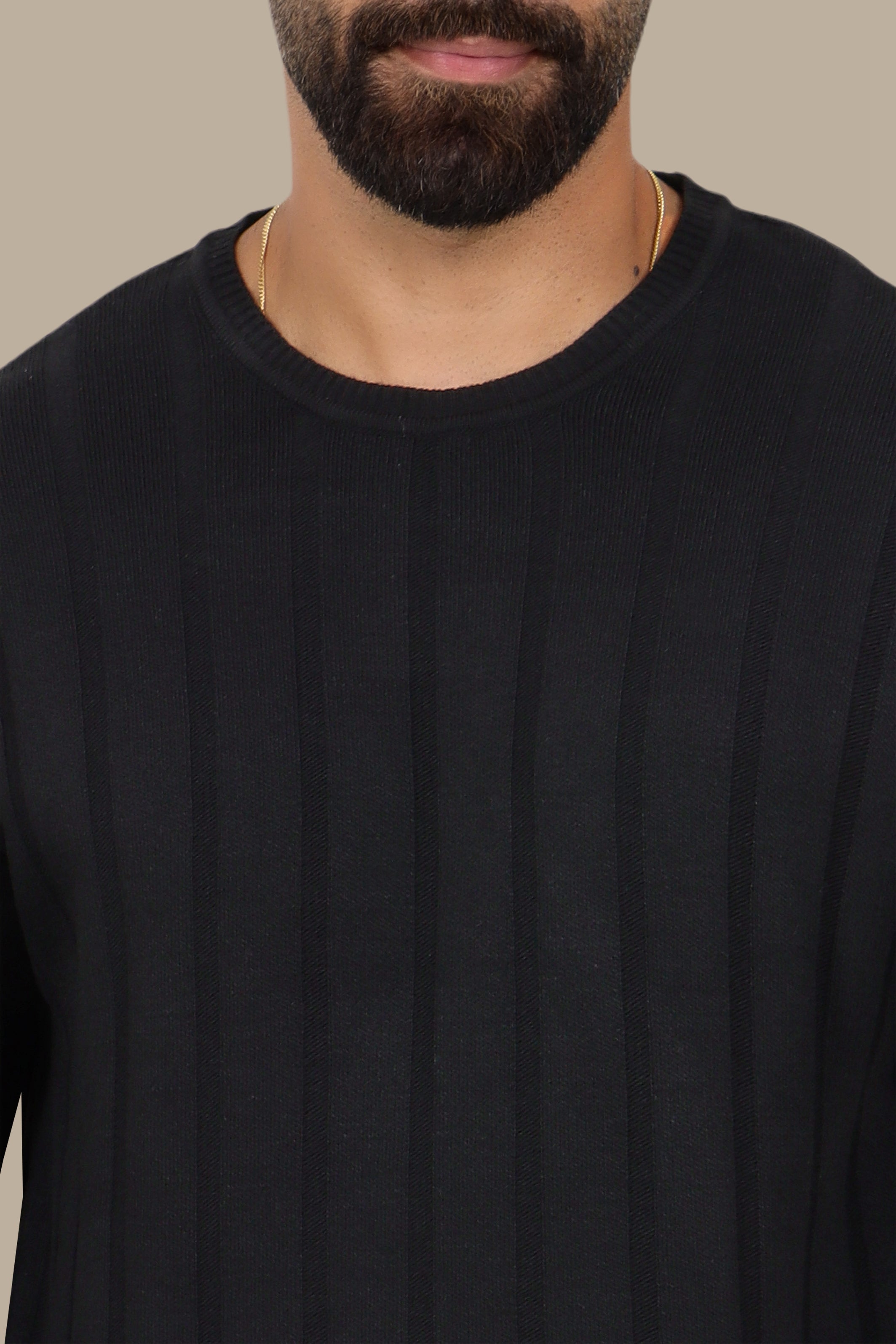 Round-Neck Wide Ribbed Destroyed Sweater in Black