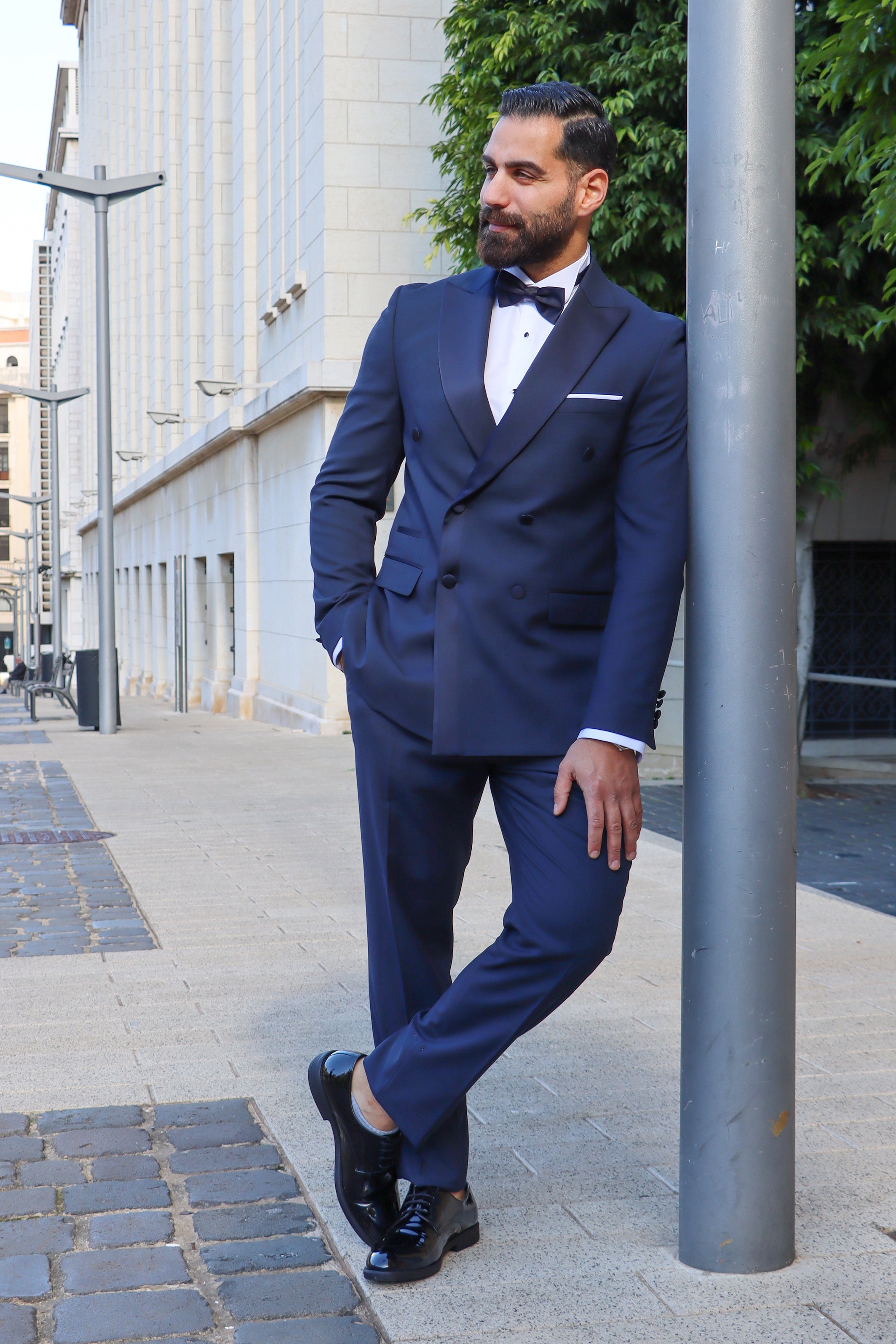 3-Piece Tuxedo Double-Breasted 6-Button Peak Lapel Structured Navy