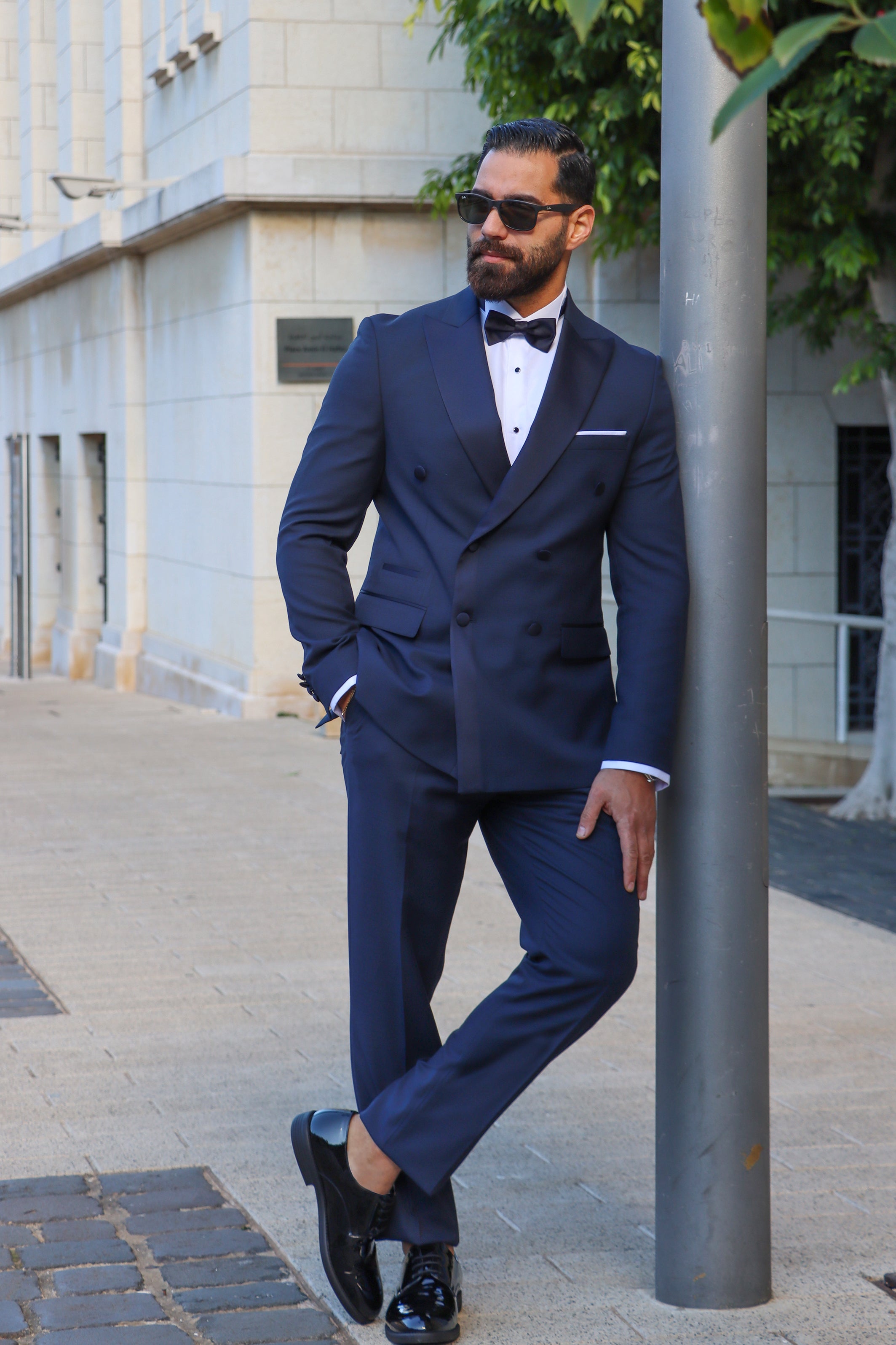 3-Piece Tuxedo Double-Breasted 6-Button Peak Lapel Structured Navy