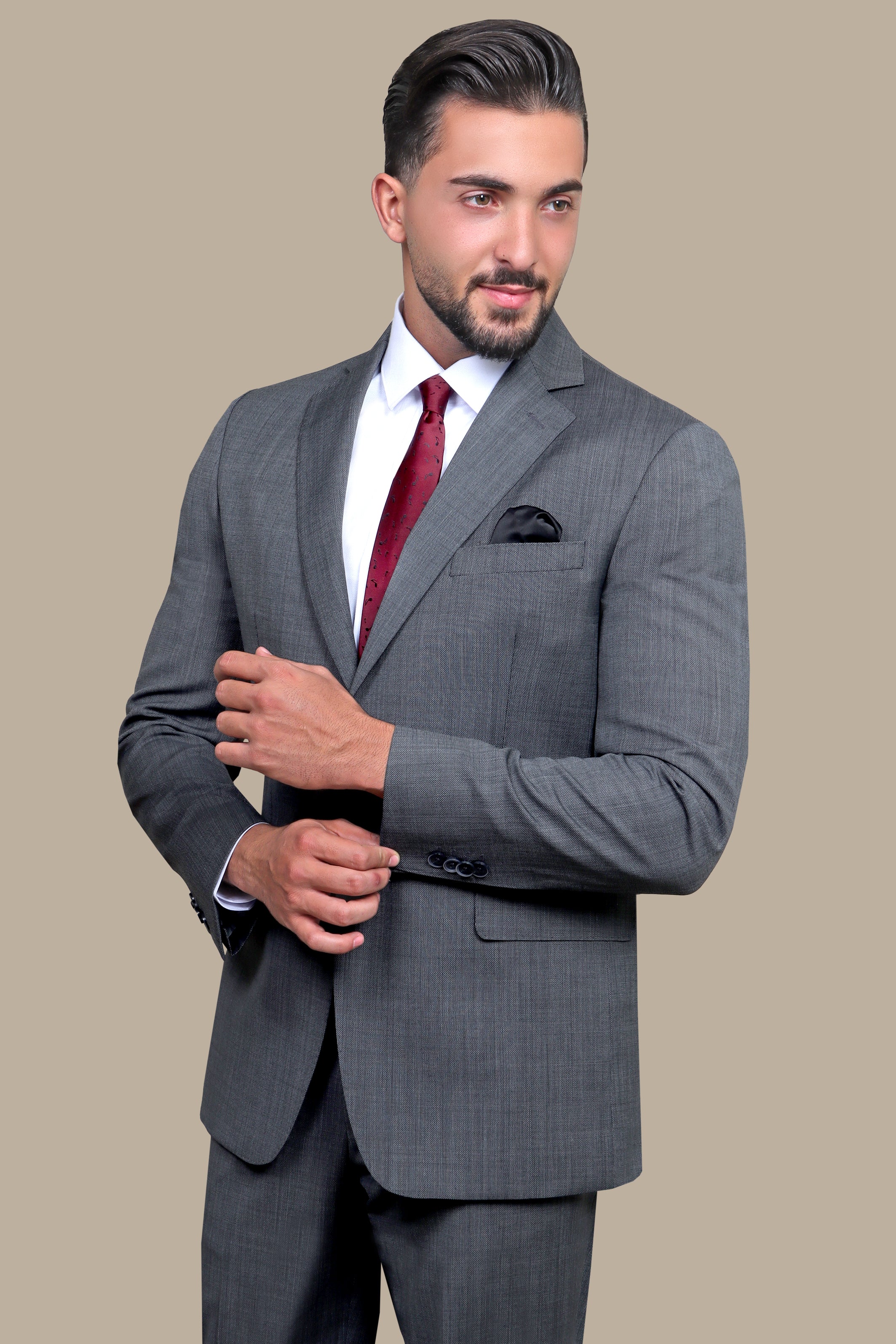 Dark Gray Wool Suit: Timeless Style