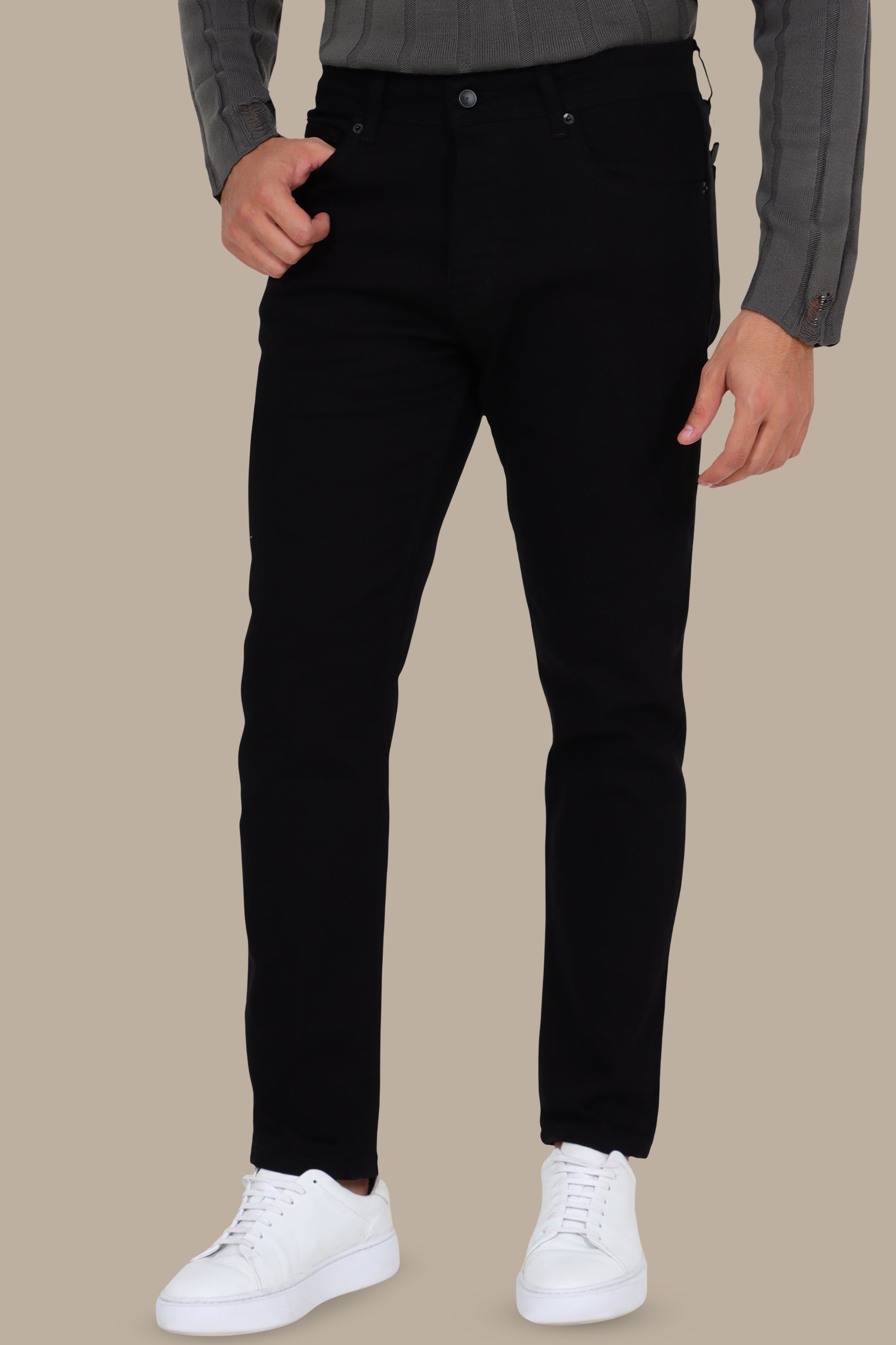 Basic Semi Regular Jeans in Black