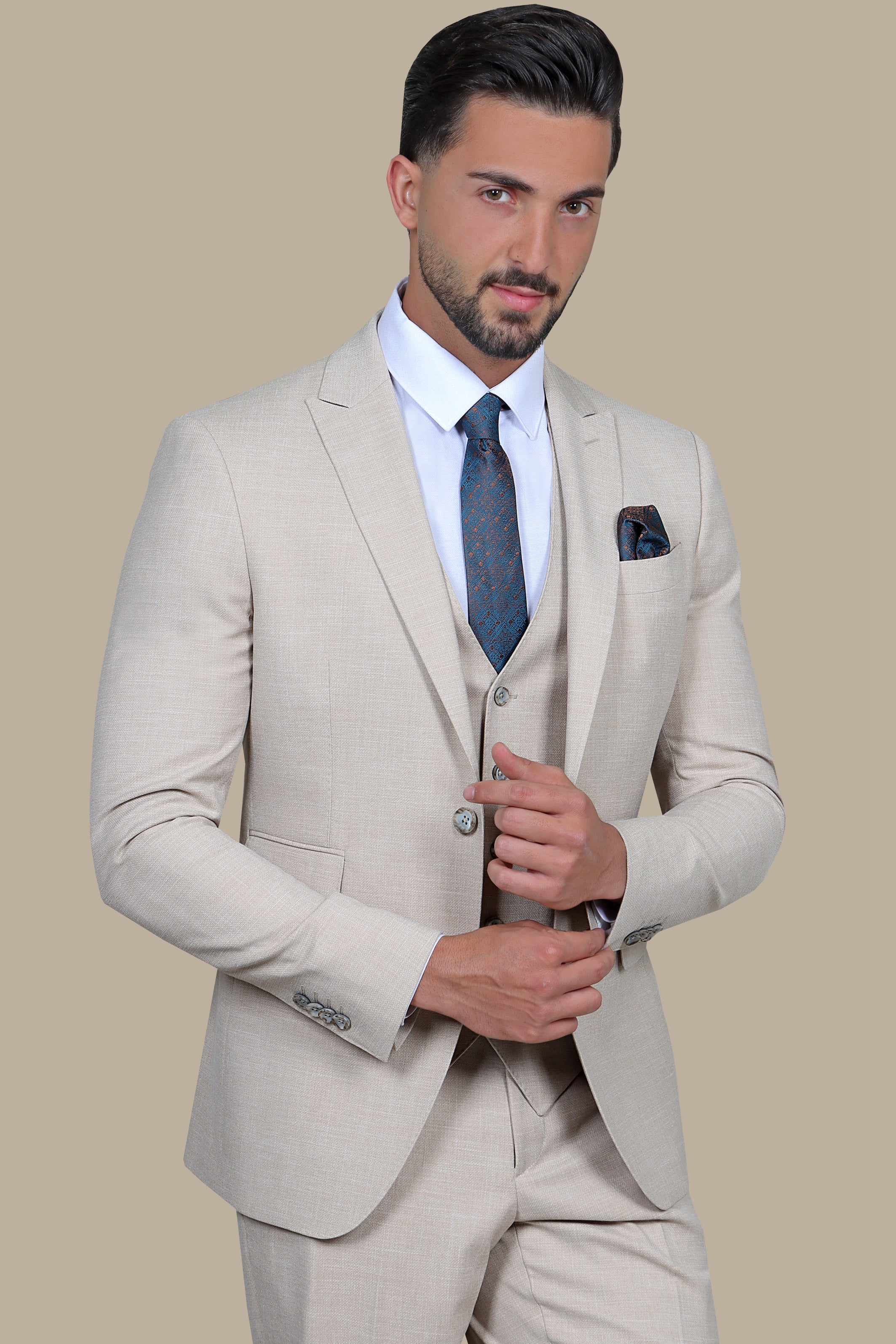 Beige Slim Fit Suit with Peak Lapel and Flap Pockets