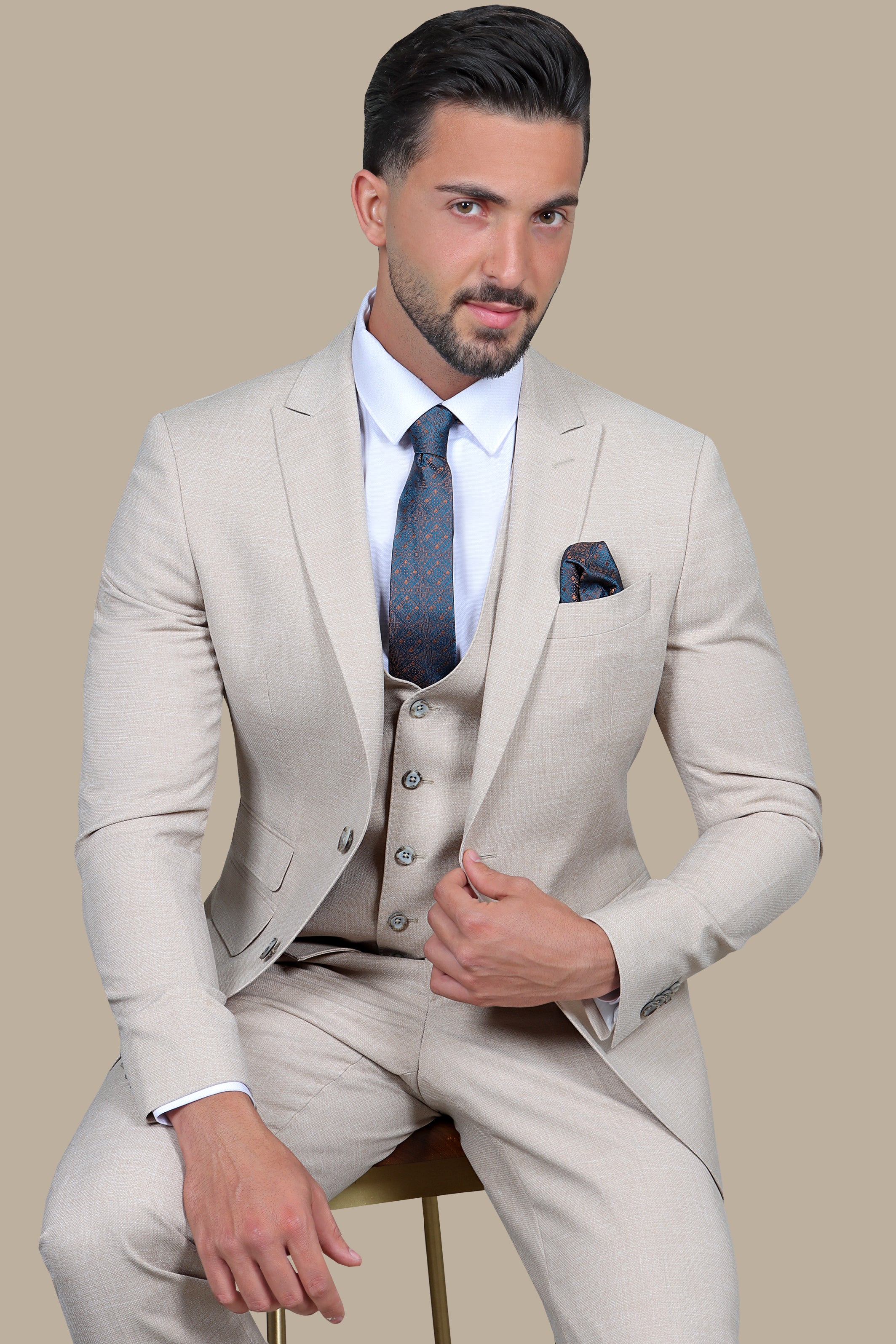 Beige Slim Fit Suit with Peak Lapel and Flap Pockets