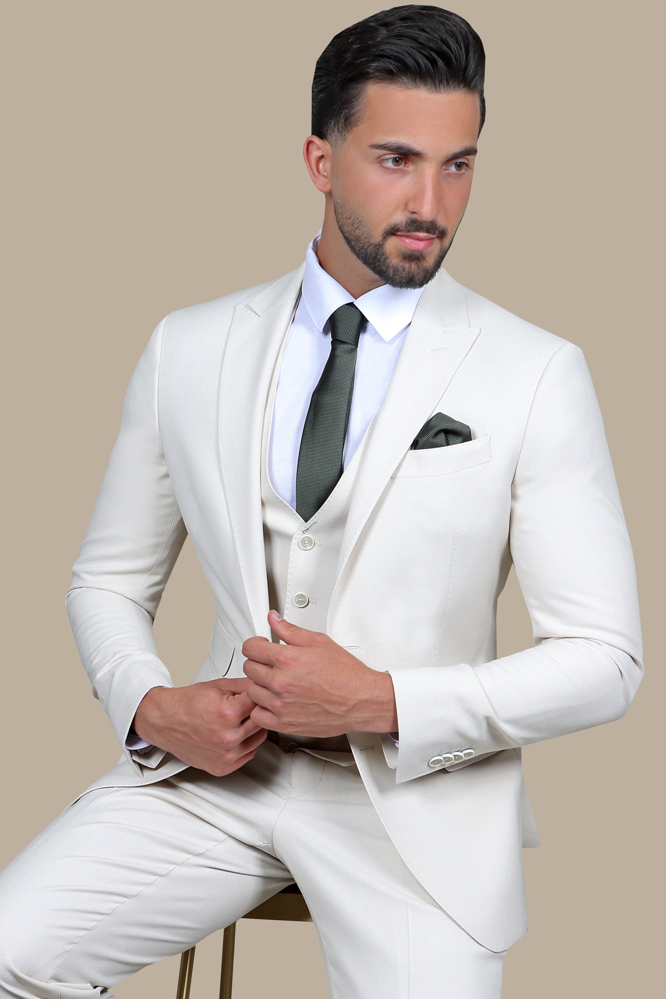 Light Beige Slim Fit Suit with Peak Lapel and Flap Pockets