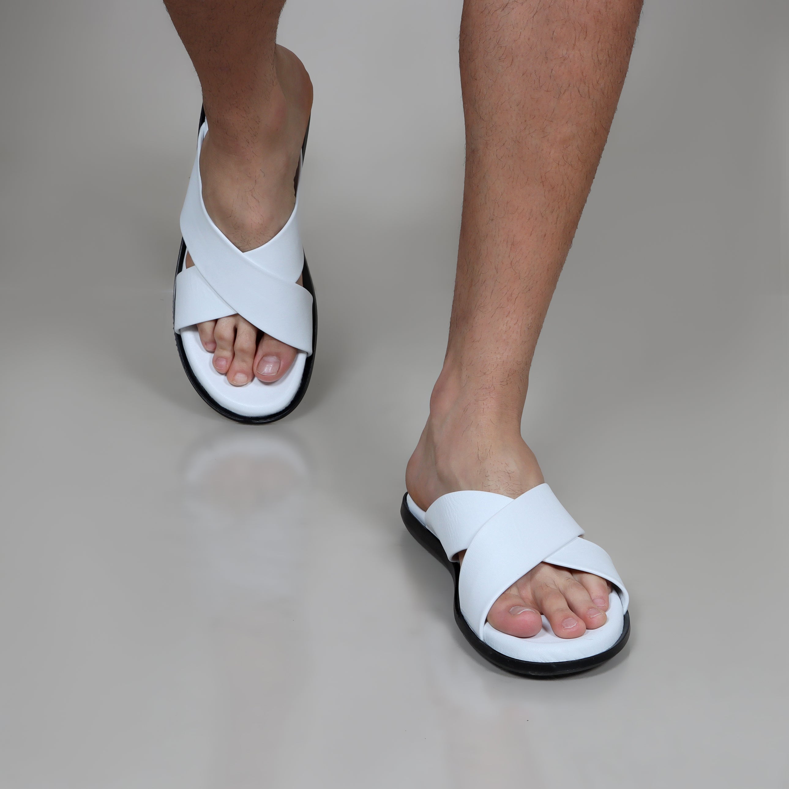 White Slipper Cross Basic: Classic Comfort, Modern Style