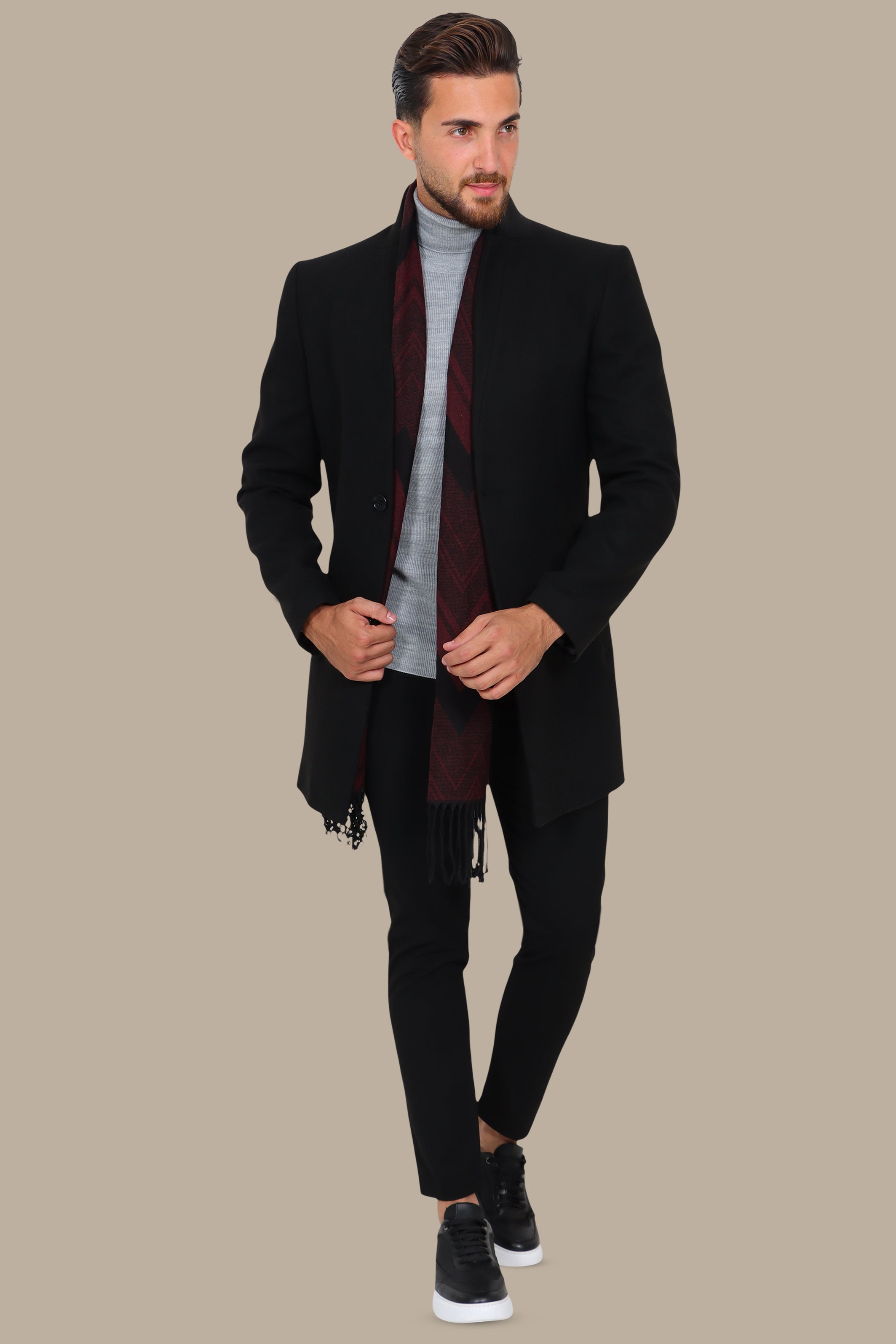 Black Elegance: The Classic Coat Col Mao in Basic Black