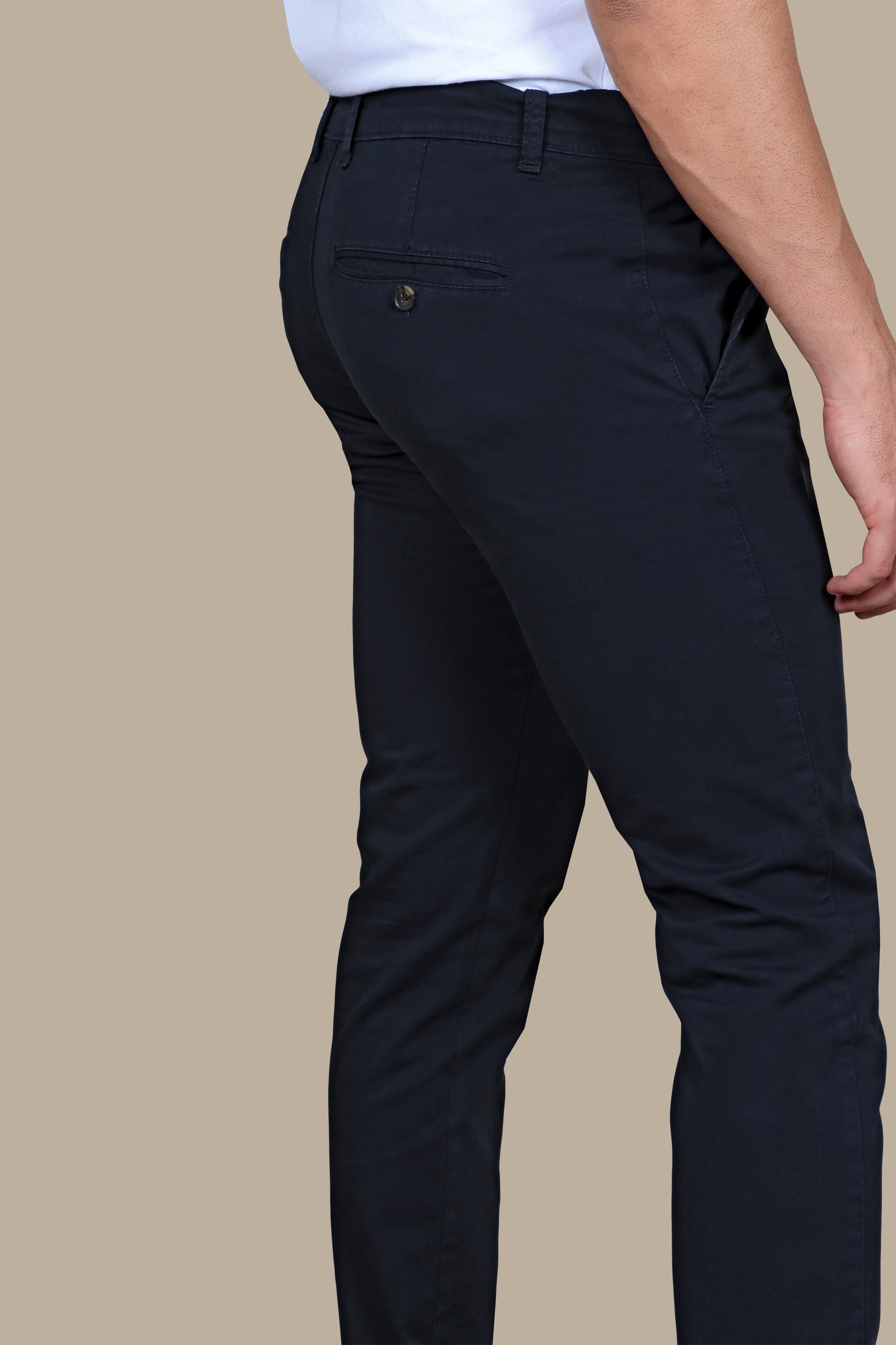 The Sleek Slim Fit Chino in Black