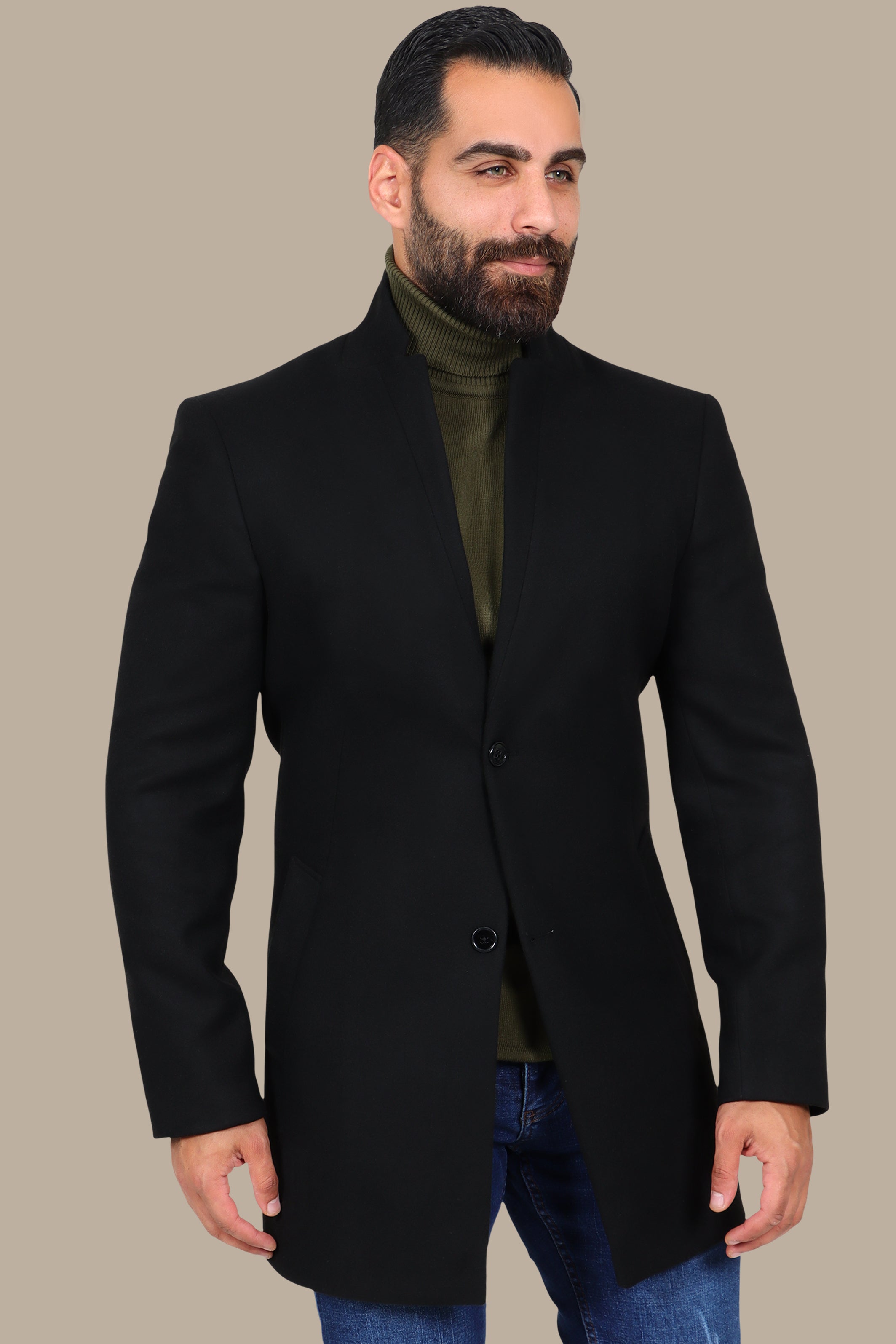 Black Elegance: The Classic Coat Col Mao in Basic Black