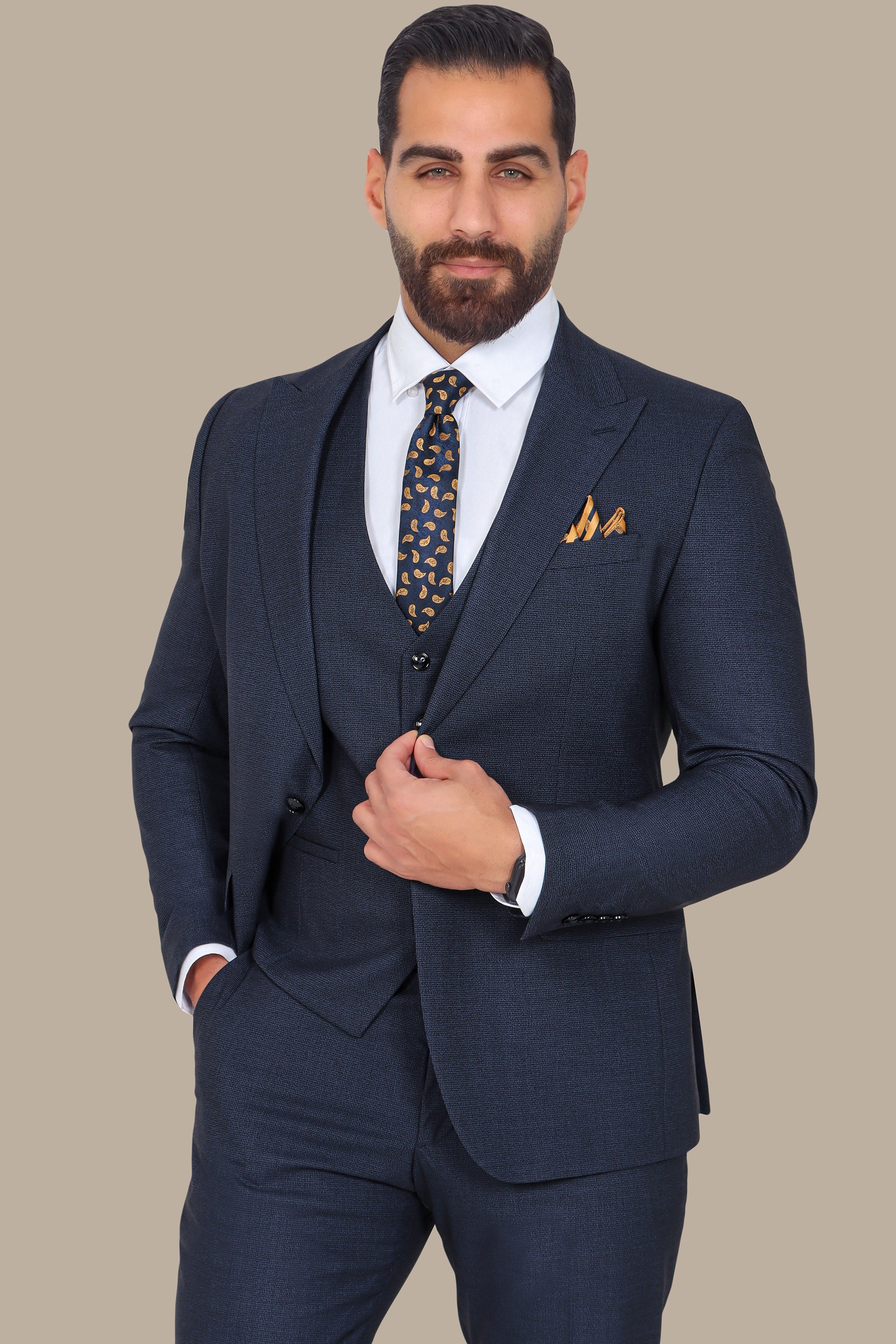 Sharp Checks: 3-Piece Navy Suit with Peak Lapel