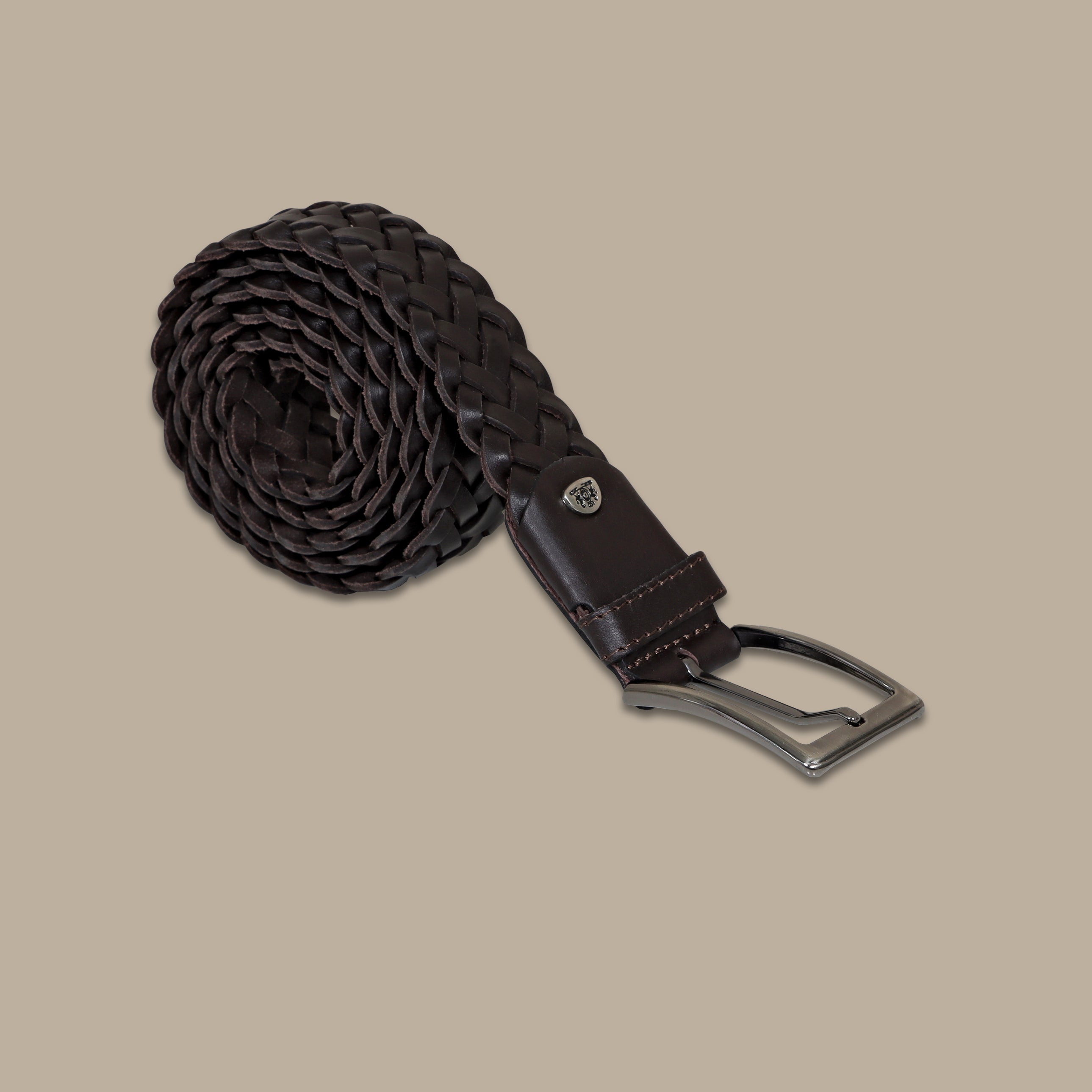 Chestnut Charm: Braided Brown Leather Belt