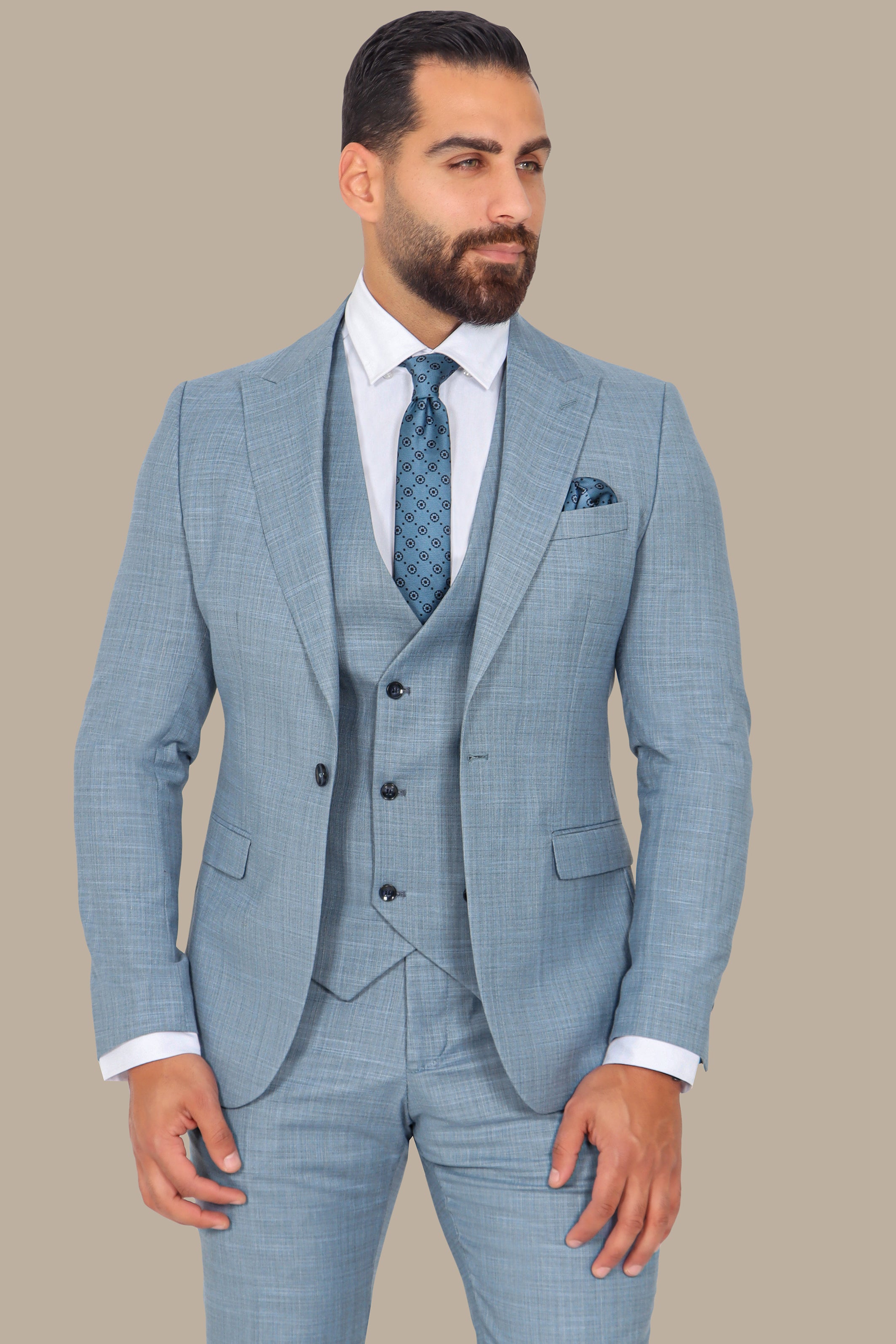 Light Blue 3-Piece Suit with Fila Fil Peak Lapel