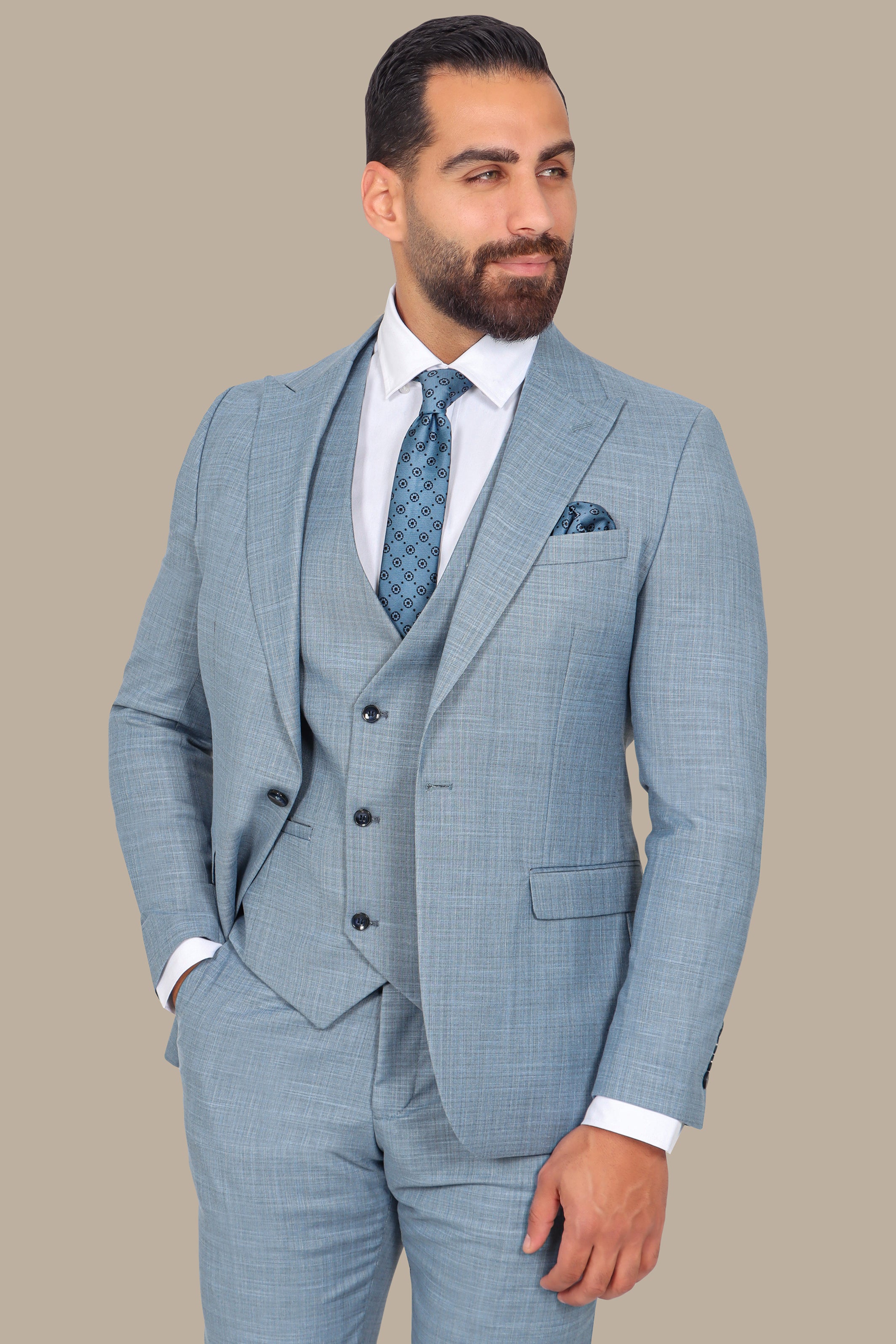 Light Blue 3-Piece Suit with Fila Fil Peak Lapel