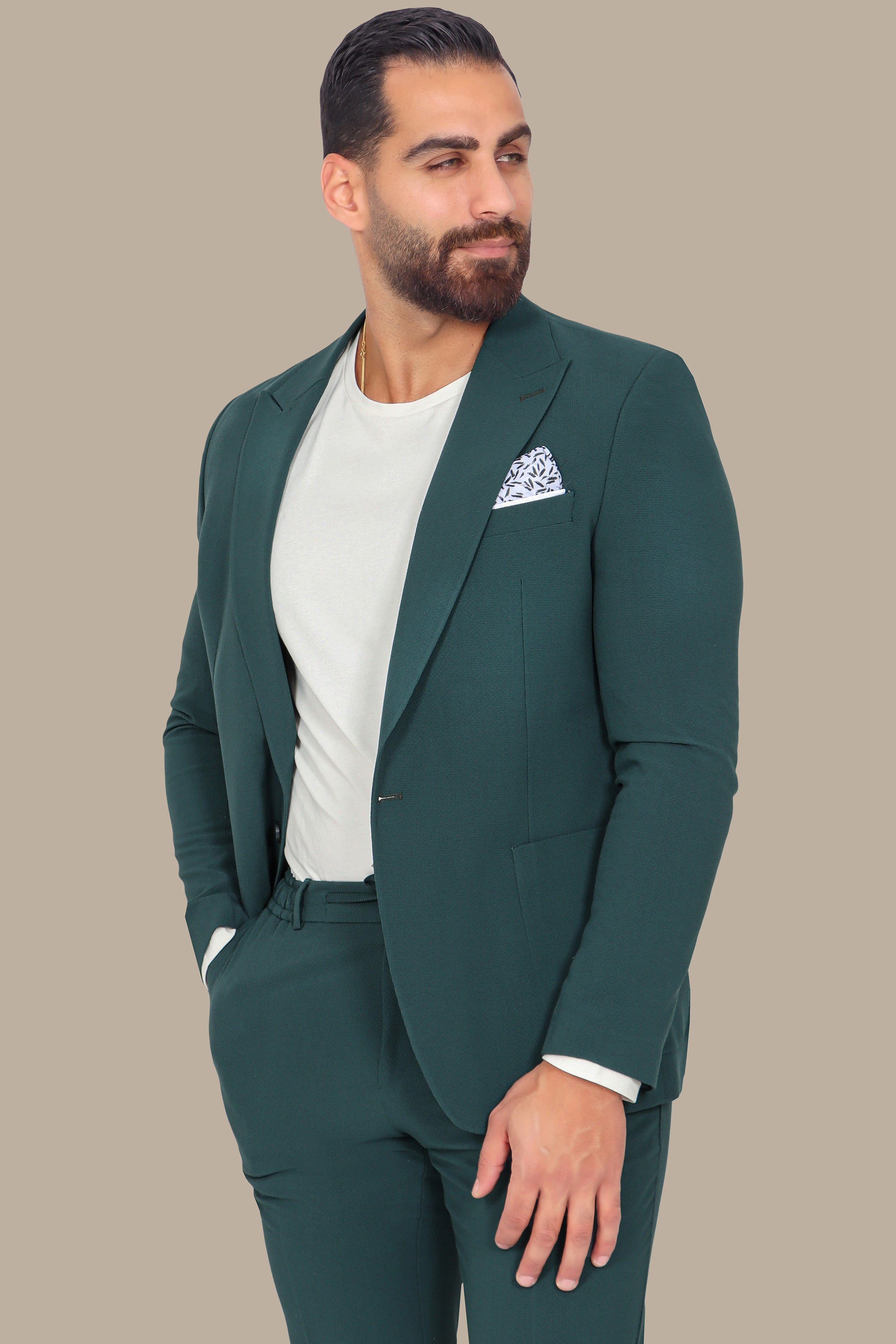 Green Travel Suit: Structured 2-Piece with Peak Lapel