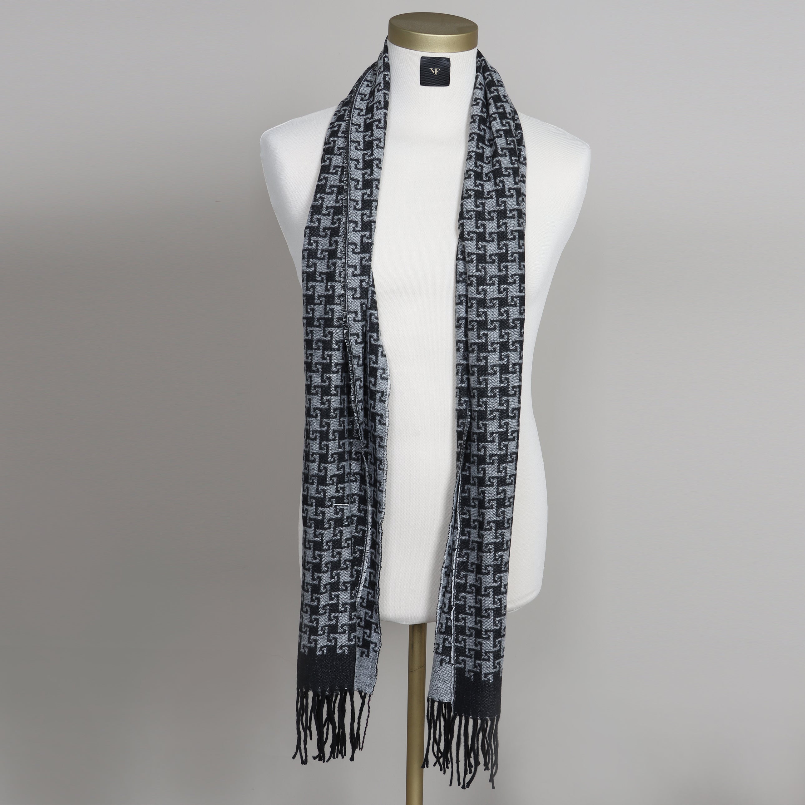 Modern Charcoal: Designed Wool Scarf in Elegant Grey