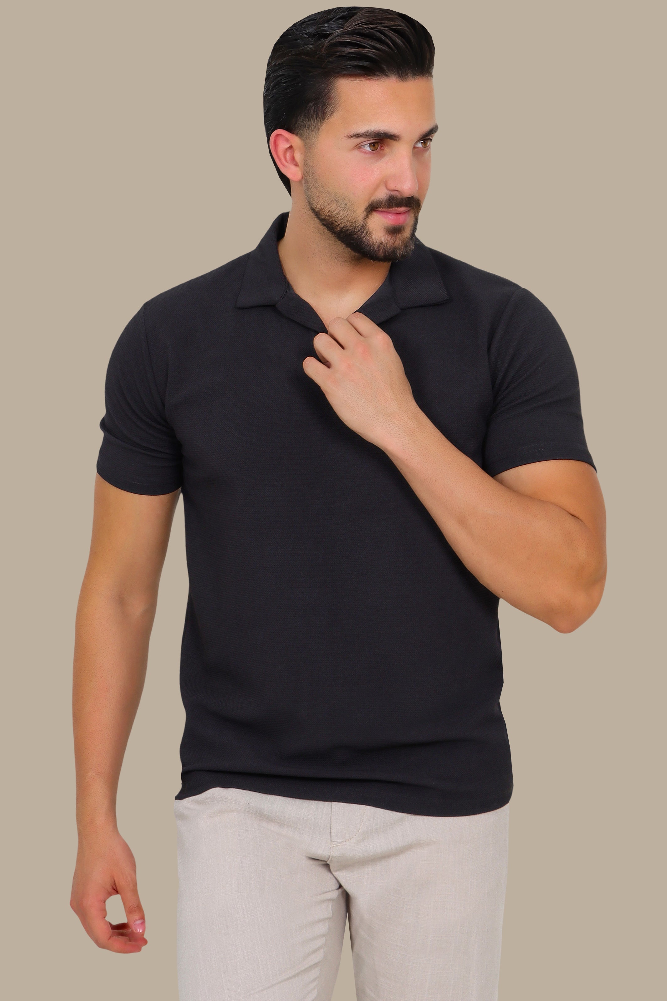 Polo Structure V-Neck in Black