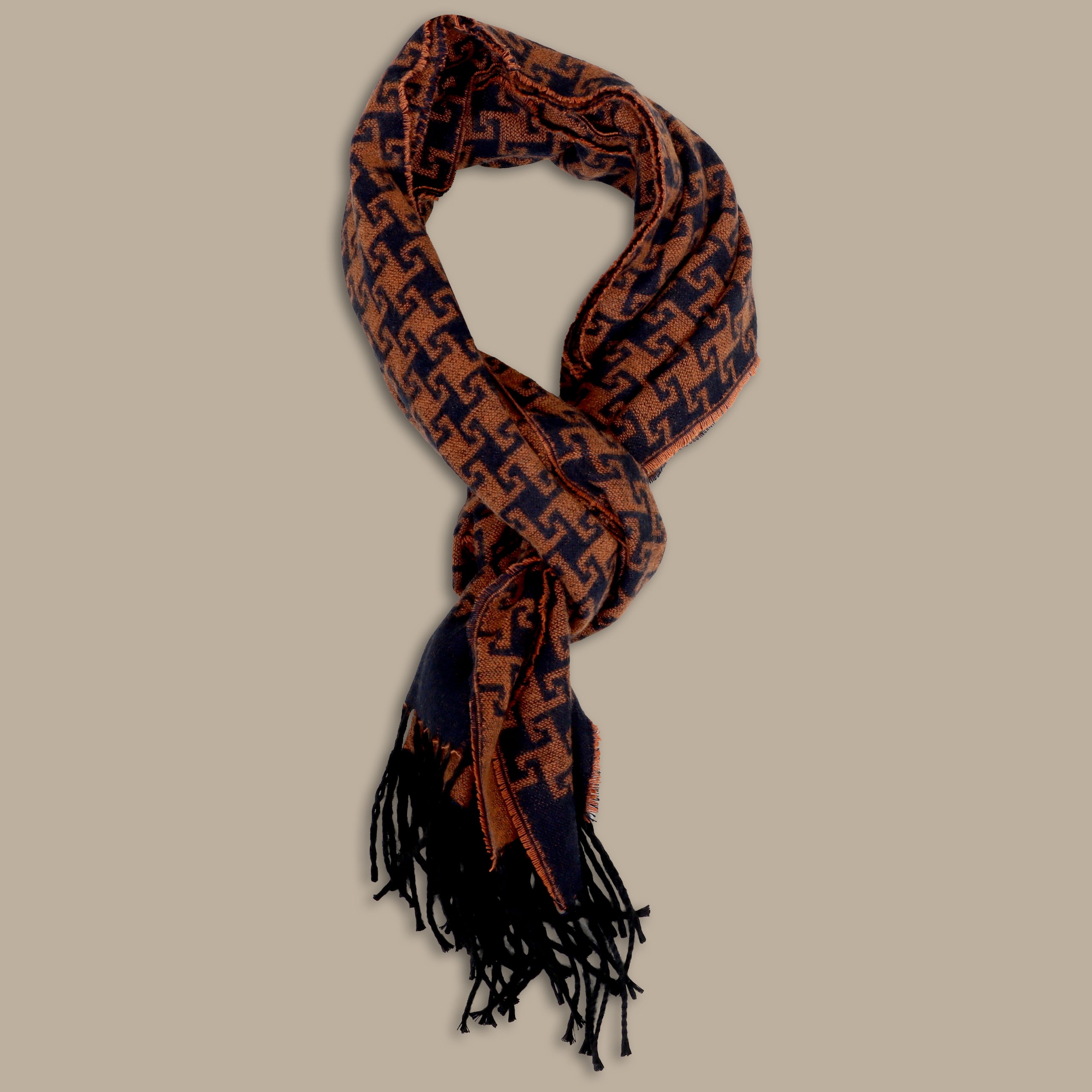 Havana Hues: Havane-Colored Wool Scarf with Exquisite Design