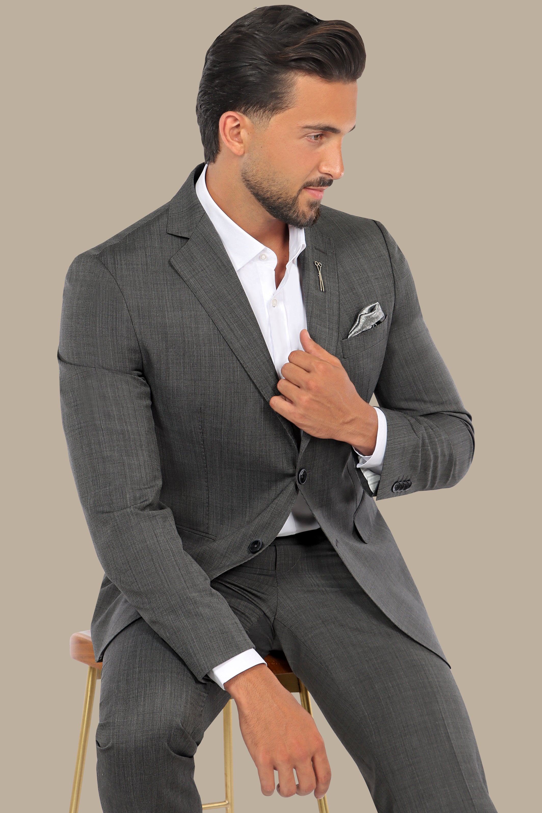 Dark Gray Wool Suit: Timeless Style