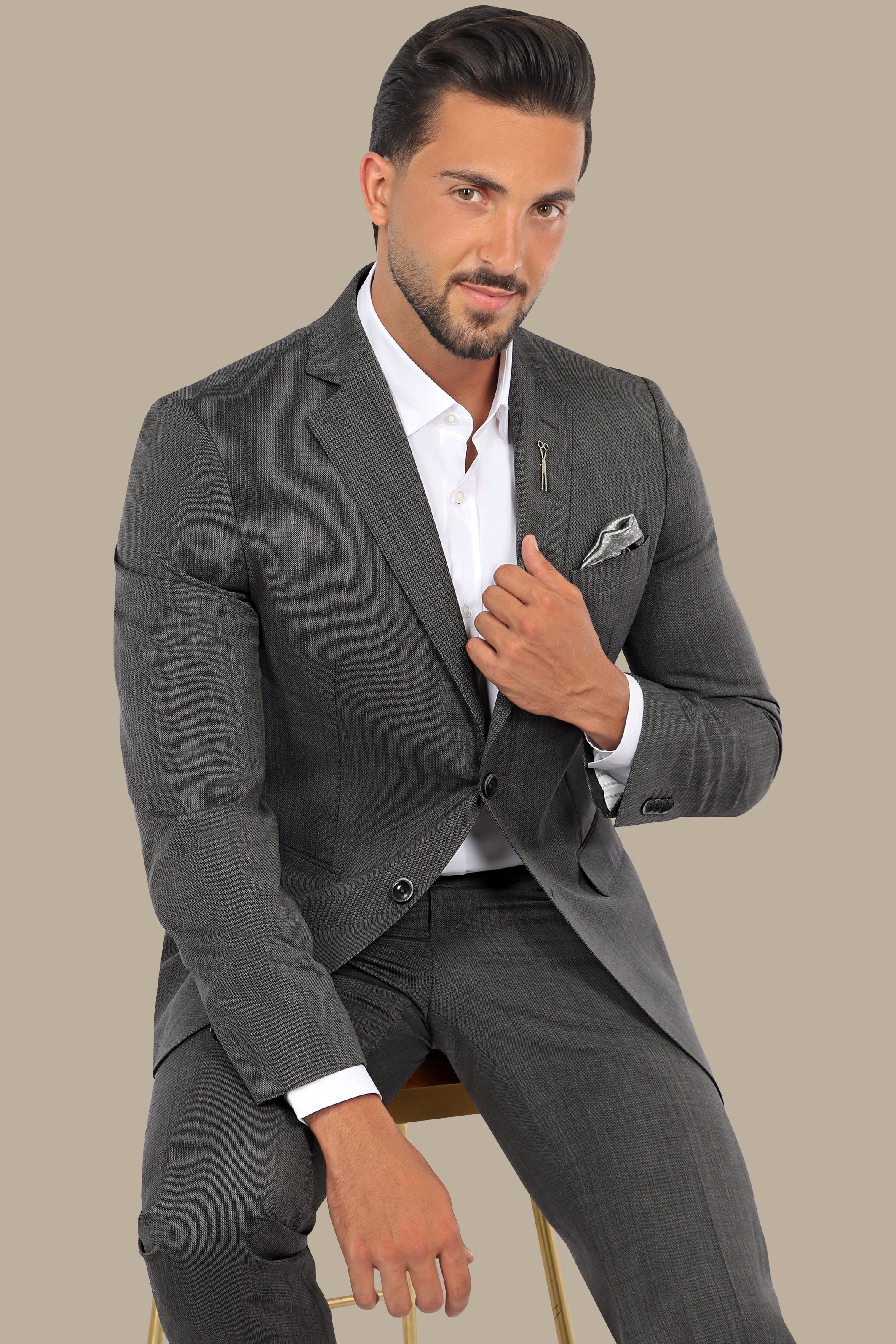 Dark Gray Wool Suit: Timeless Style