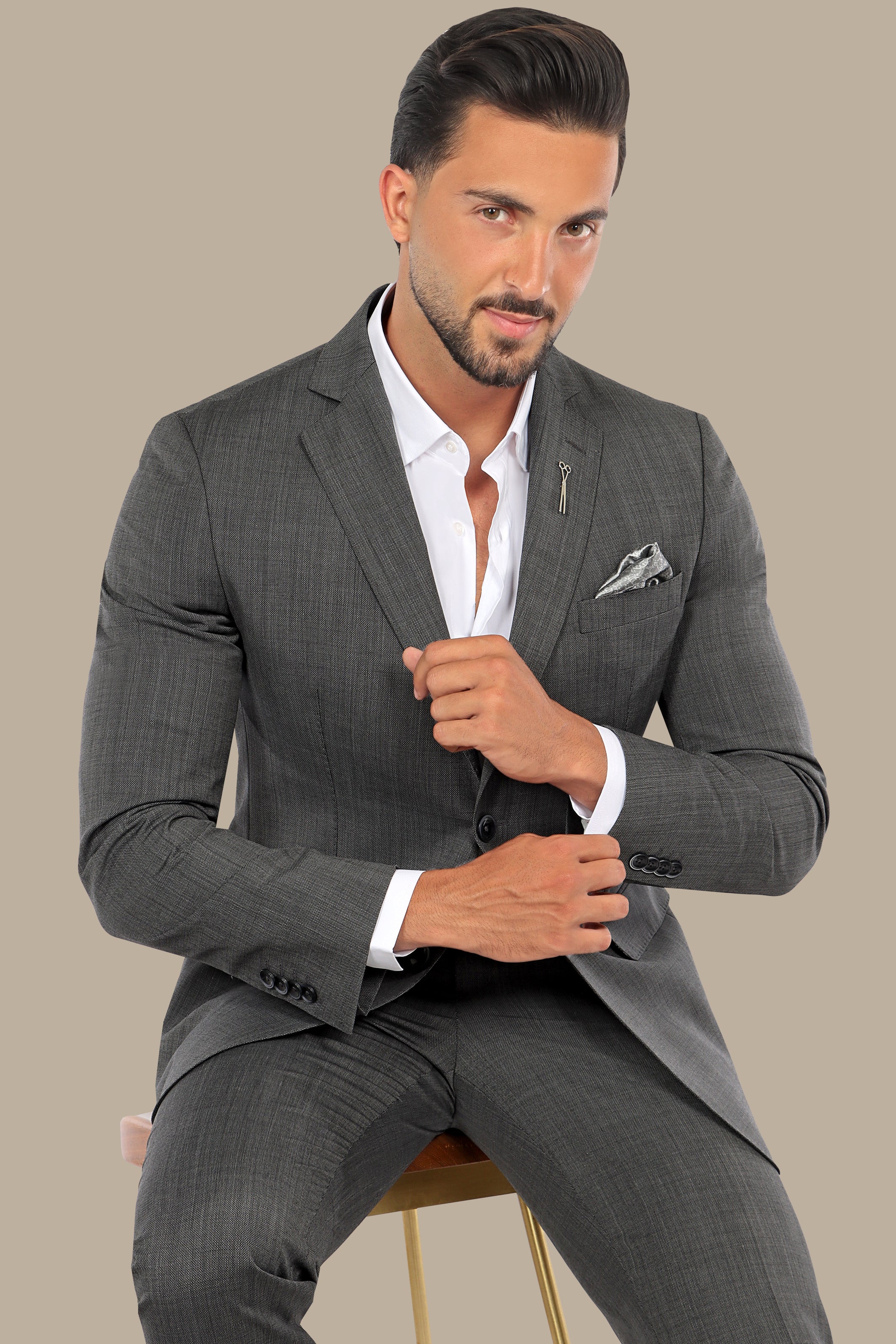 Dark Gray Wool Suit: Timeless Style