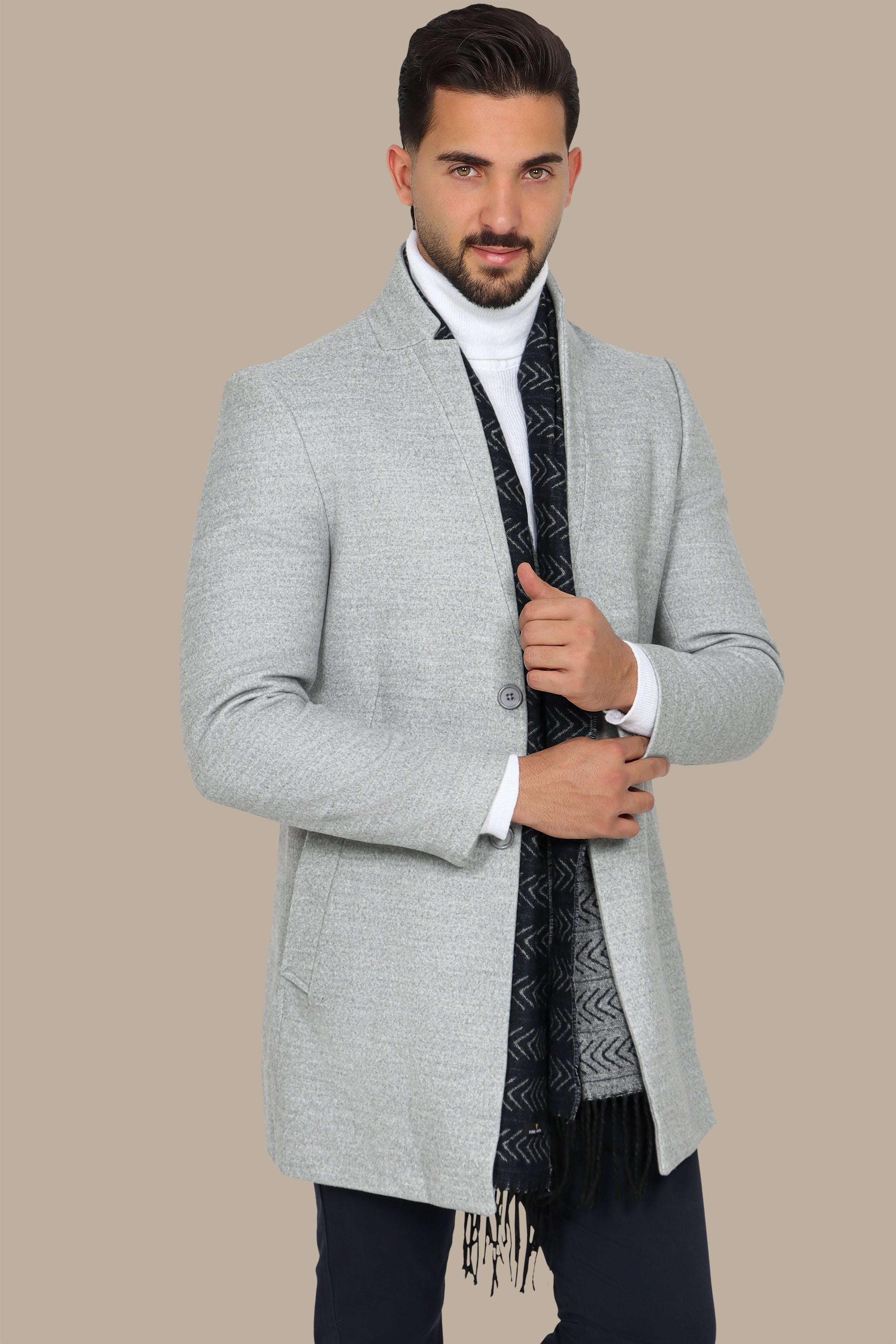 Light Gray Sophistication: The Classic Coat Col Mao in Subtle Elegance