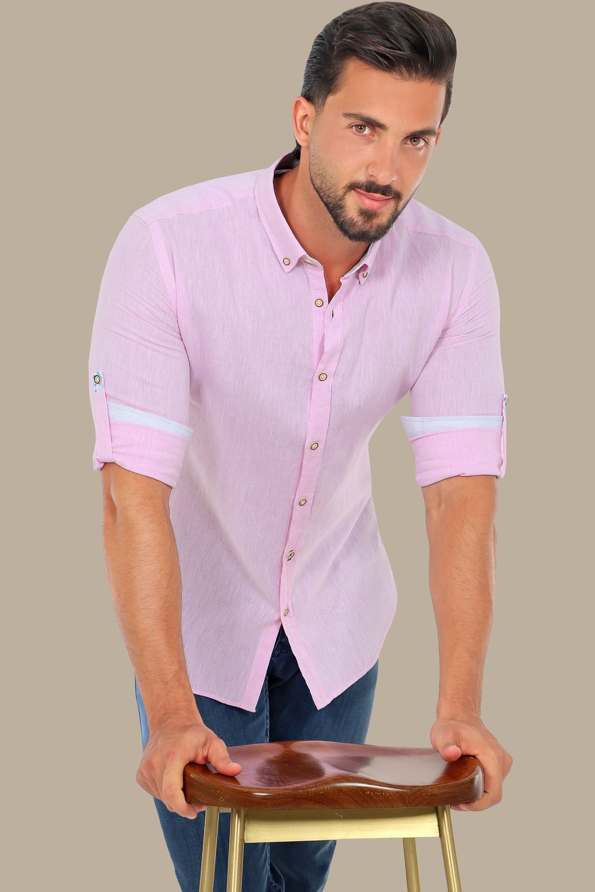 Chic Linen Shirt with Printed Collar