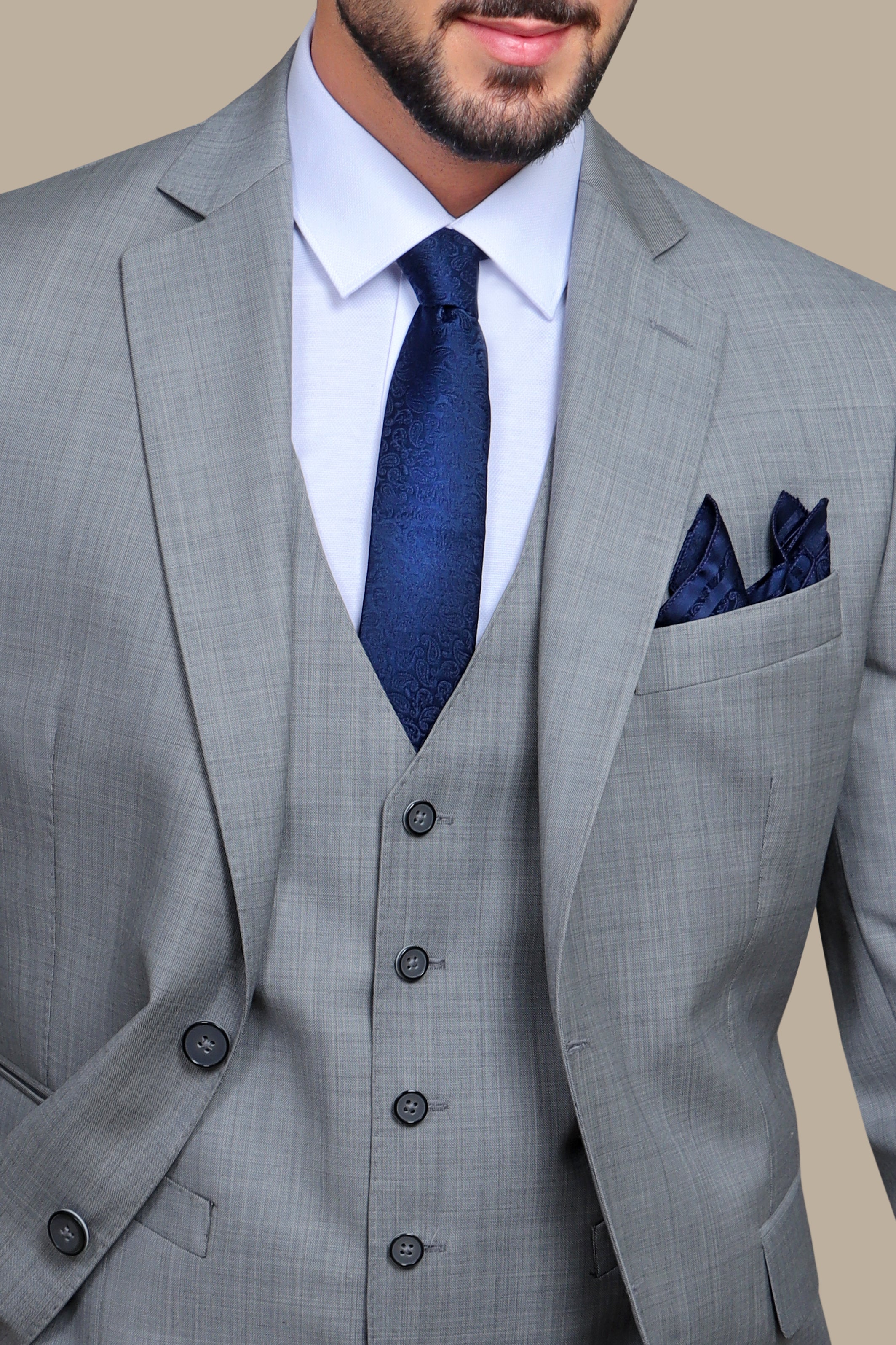 Effortless Chic: Wool Notch Fila Fil 3-Piece Suit in Light Grey