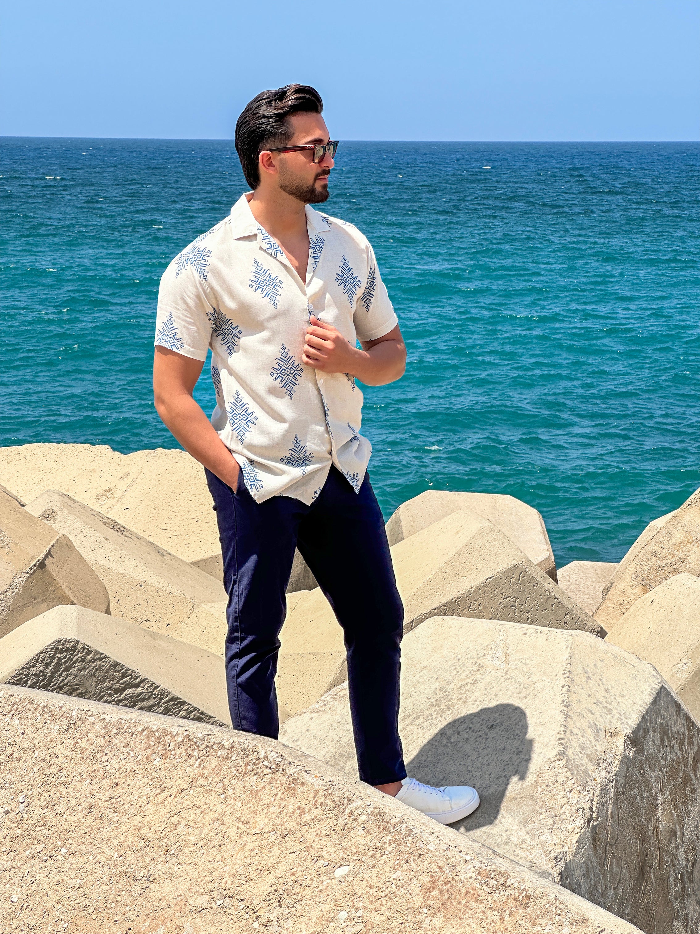 Hawaii Breeze: Short-Sleeve Geometric Print Shirt in Off-White