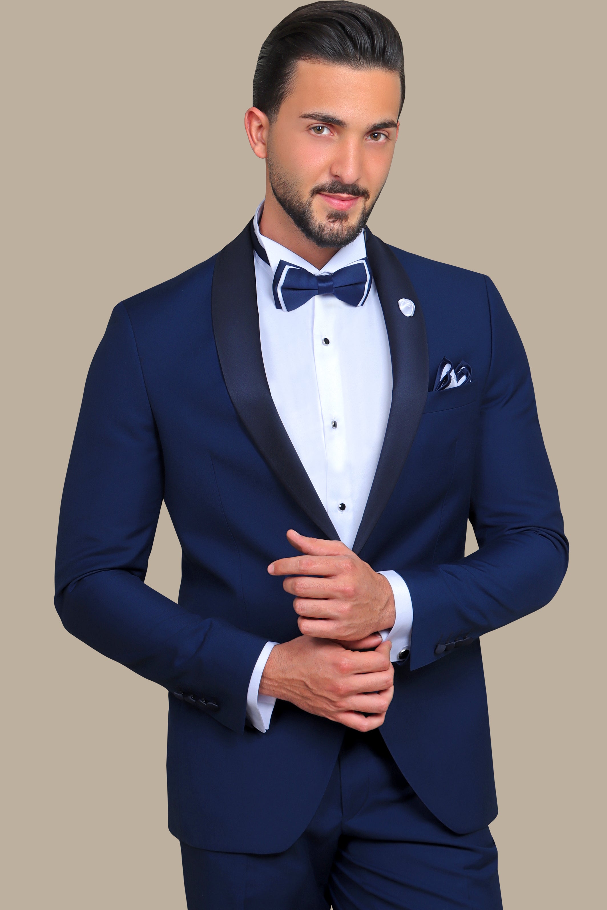 Blue Elegance: Tuxedo Plain Col Chale