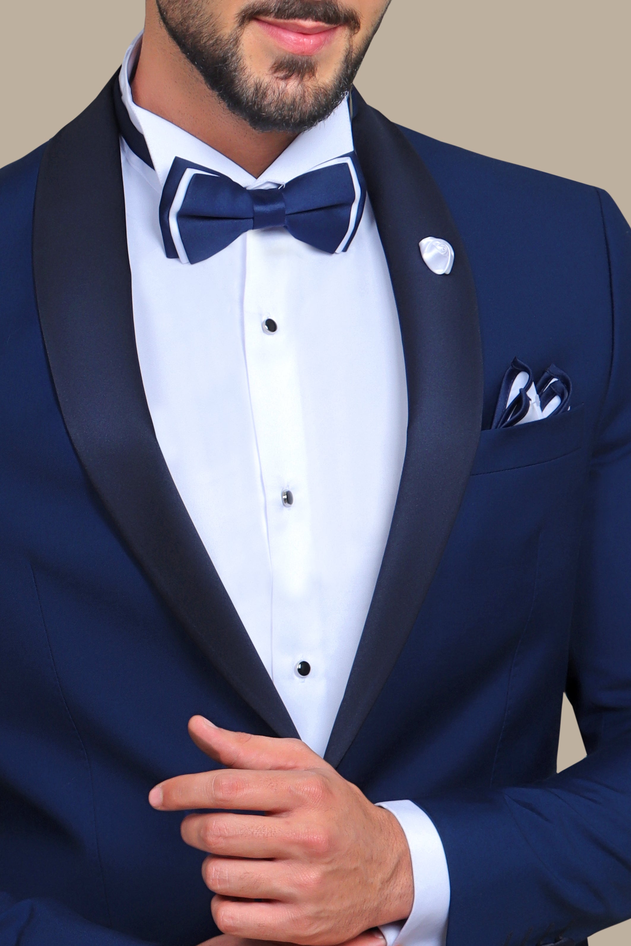 Blue Elegance: Tuxedo Plain Col Chale